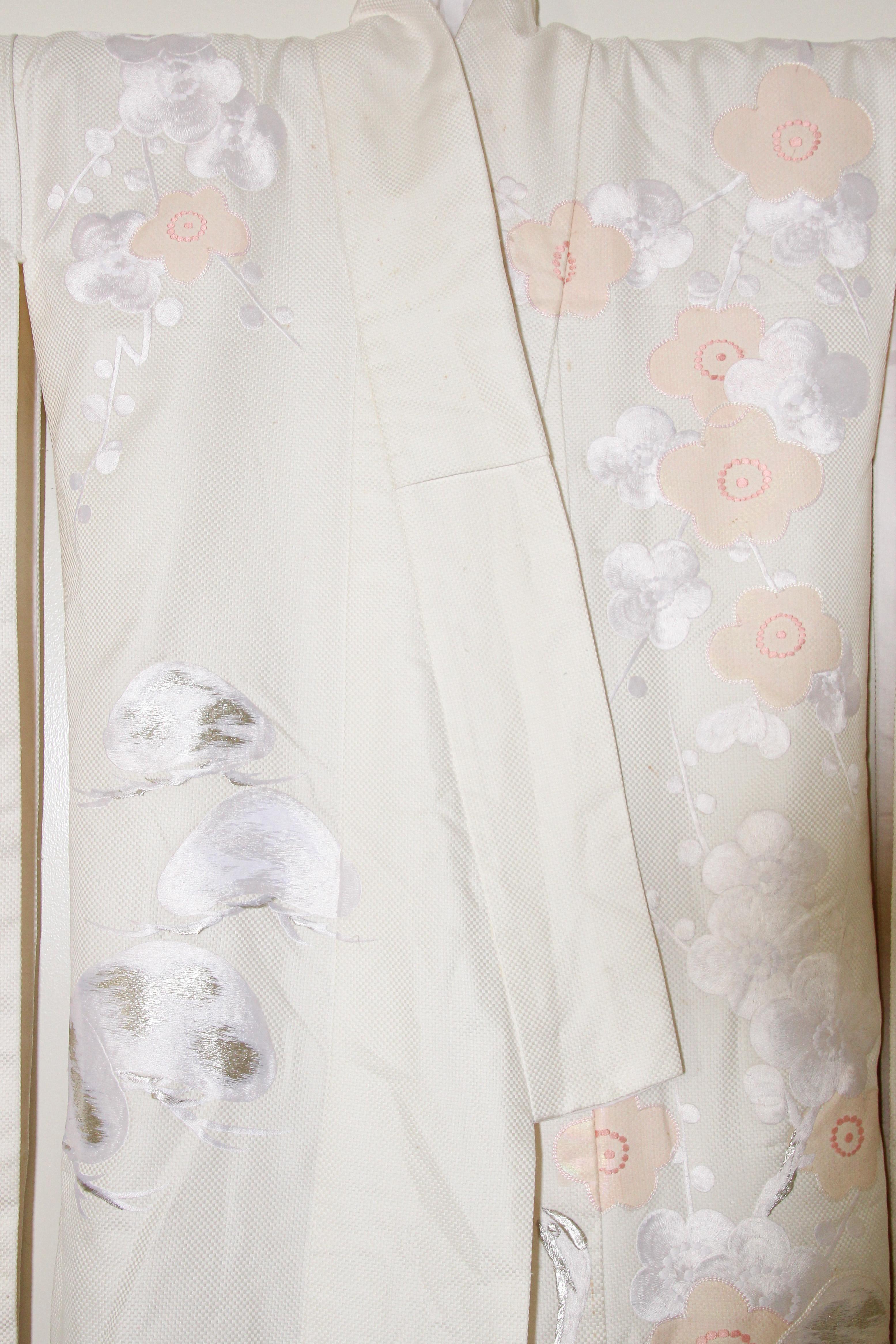 Vintage Collectable Japanese White Silk Ceremonial Wedding Kimono 7