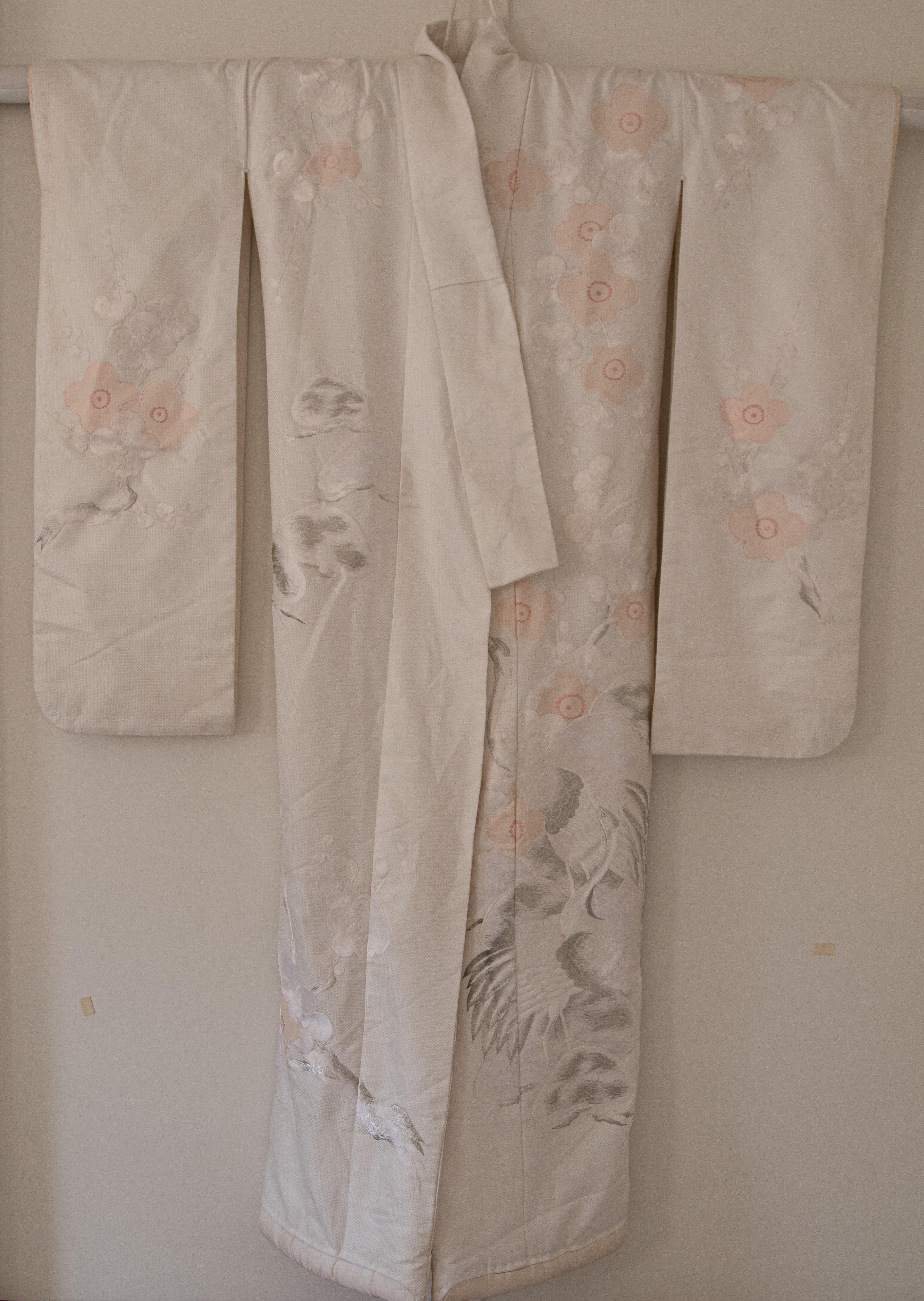 Vintage Collectable Japanese White Silk Ceremonial Wedding Kimono 9