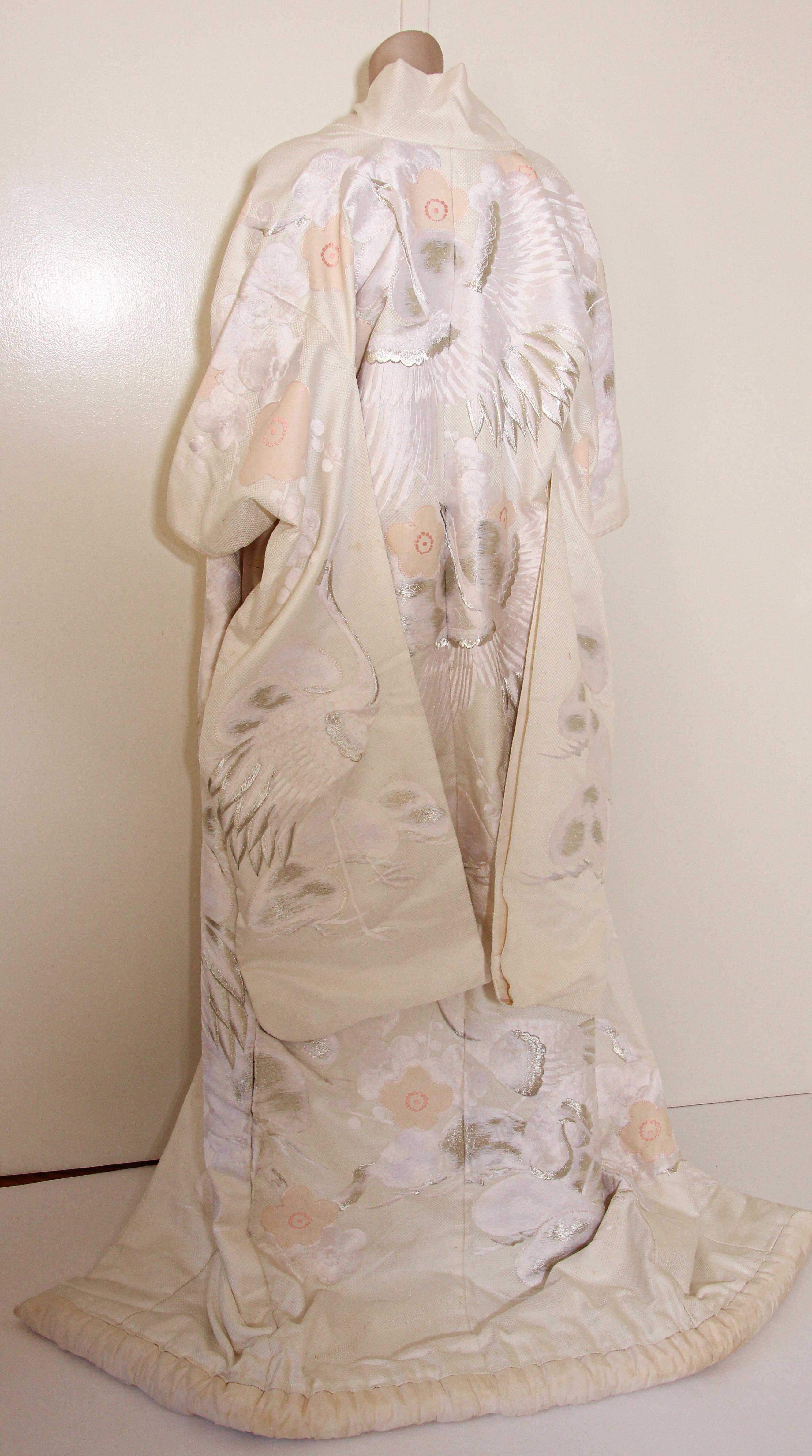 Vintage Collectable Japanese White Silk Ceremonial Wedding Kimono 8