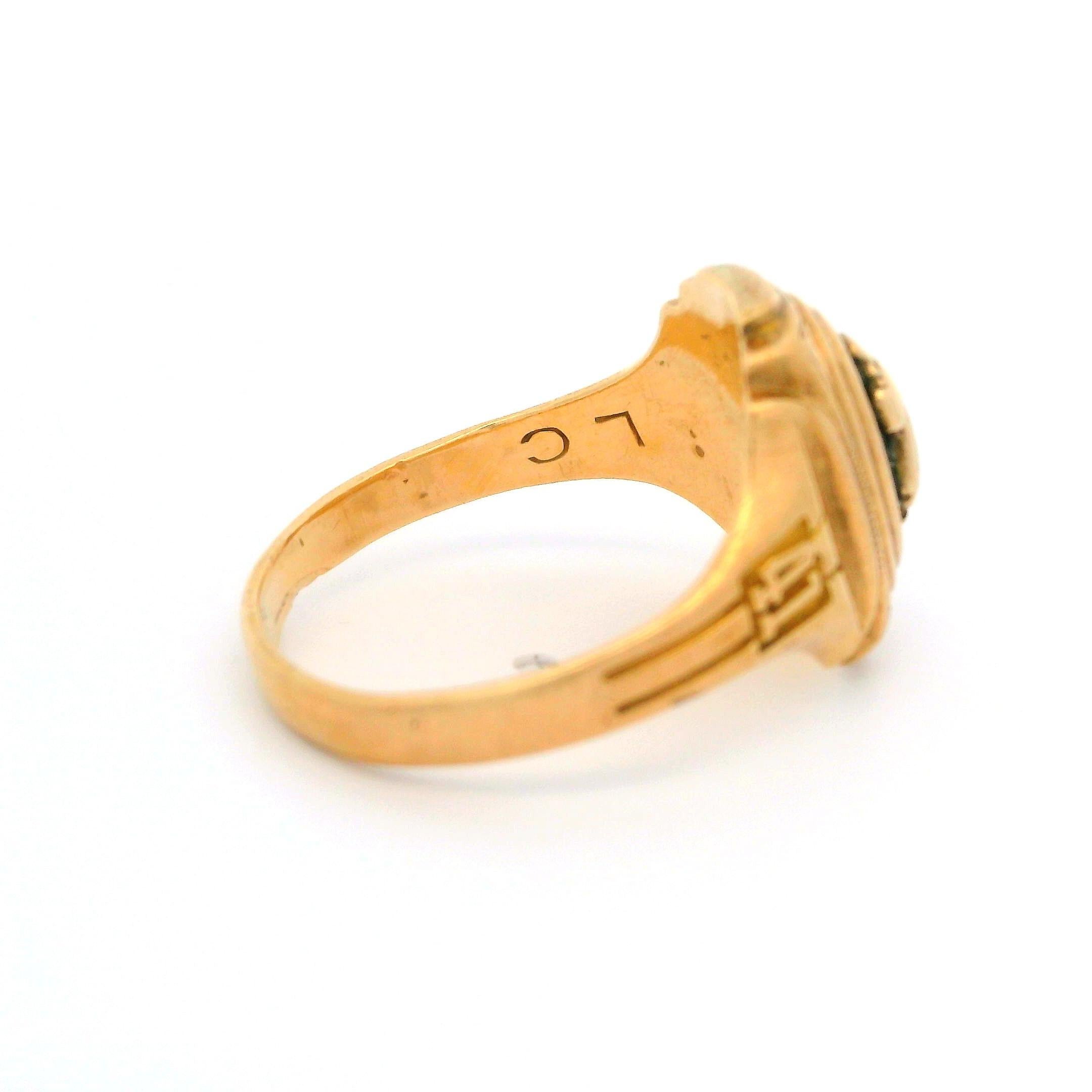 Women's or Men's Vintage Collectible 10k Yellow Gold 1941 Balfour Class Ring Size 7 For Sale