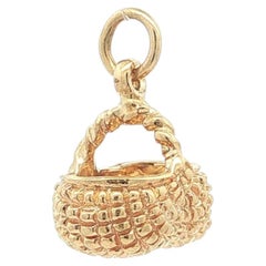 Vintage Collectible 14k Yellow Gold Detailed Picnic Basket Charm Pendant