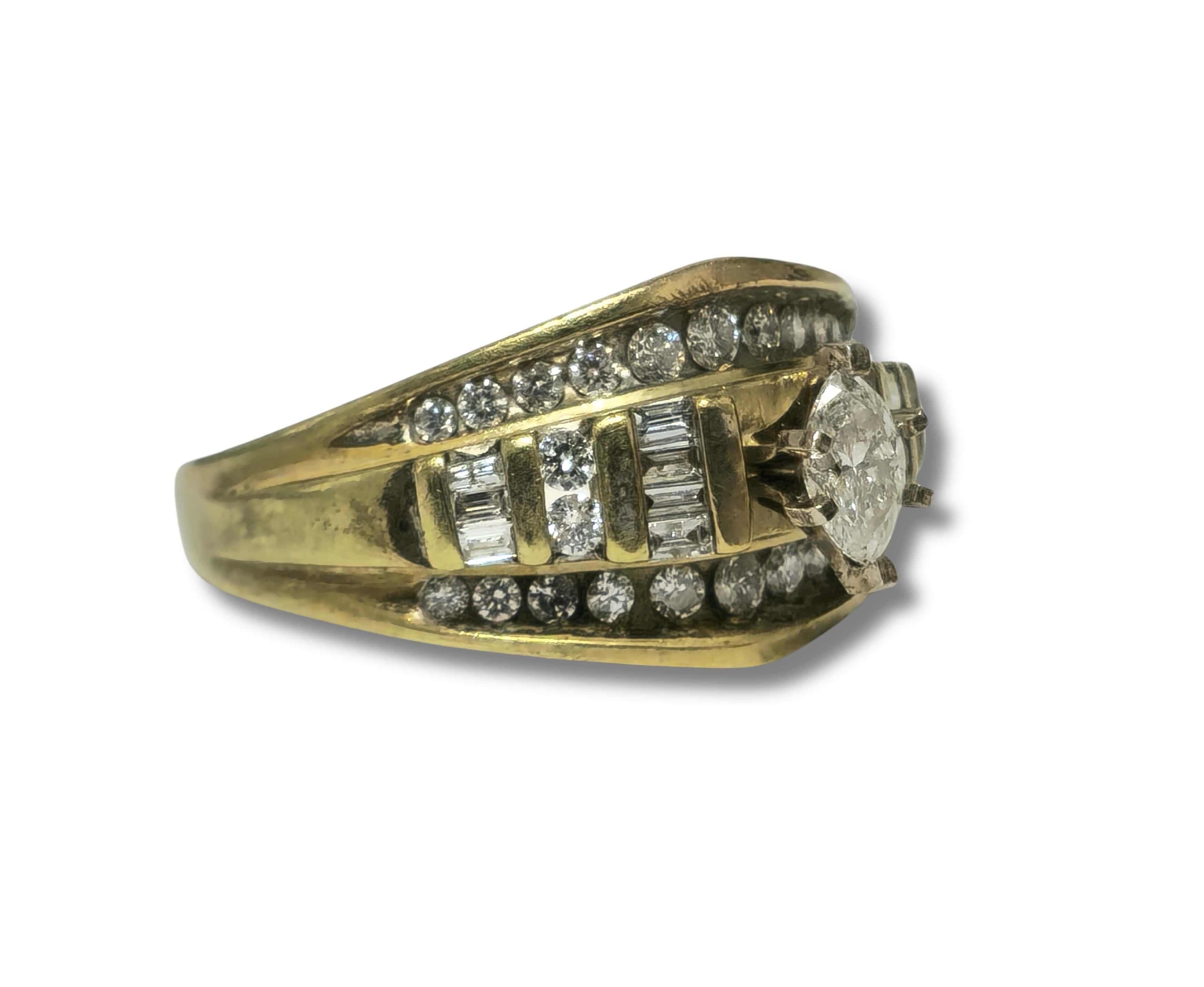 Art Deco Vintage Collectible 2.90 Carat Diamond Engagement Ring 14k Gold For Sale