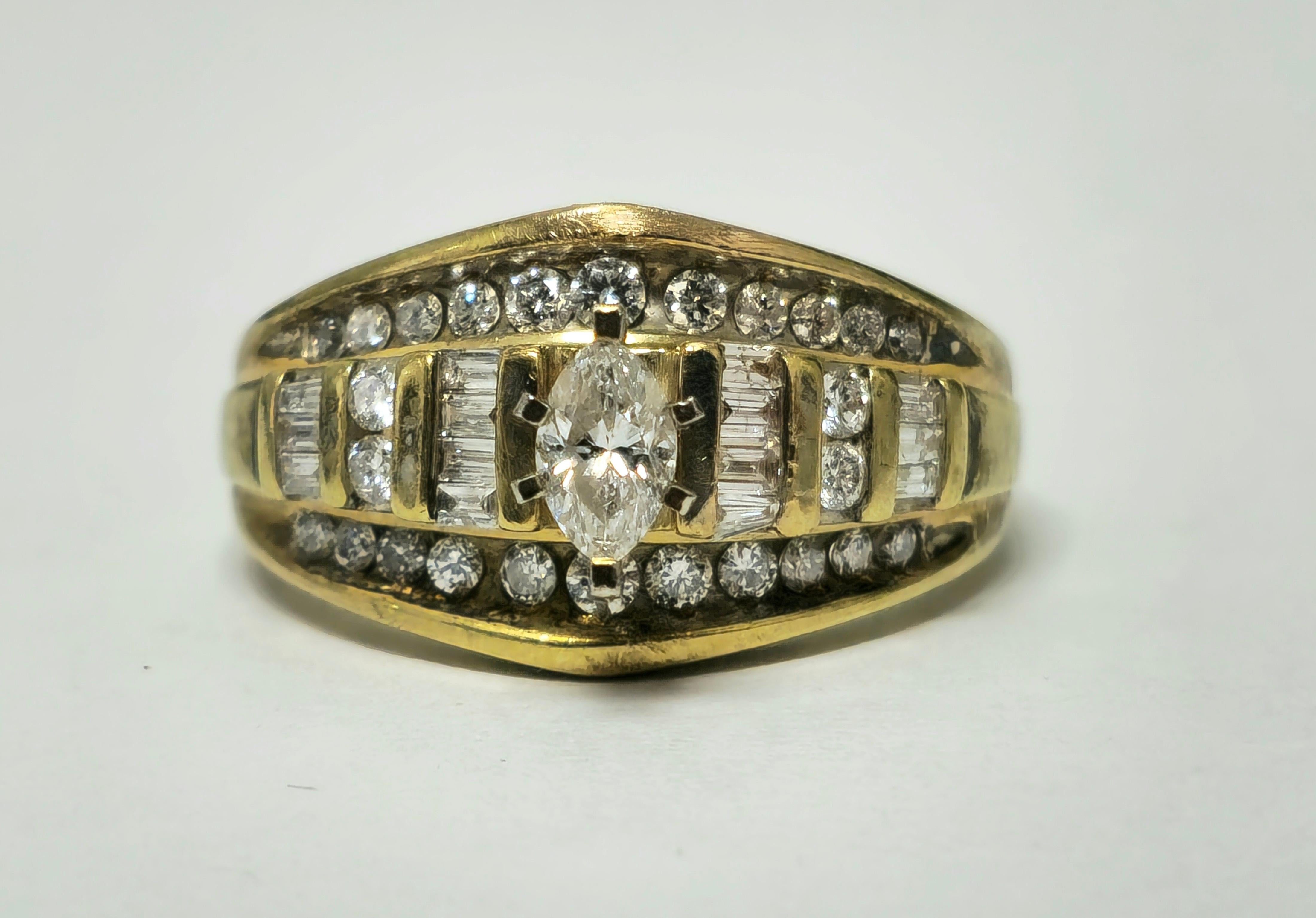 Vintage Collectible 2.90 Carat Diamond Engagement Ring 14k Gold In Excellent Condition For Sale In Miami, FL