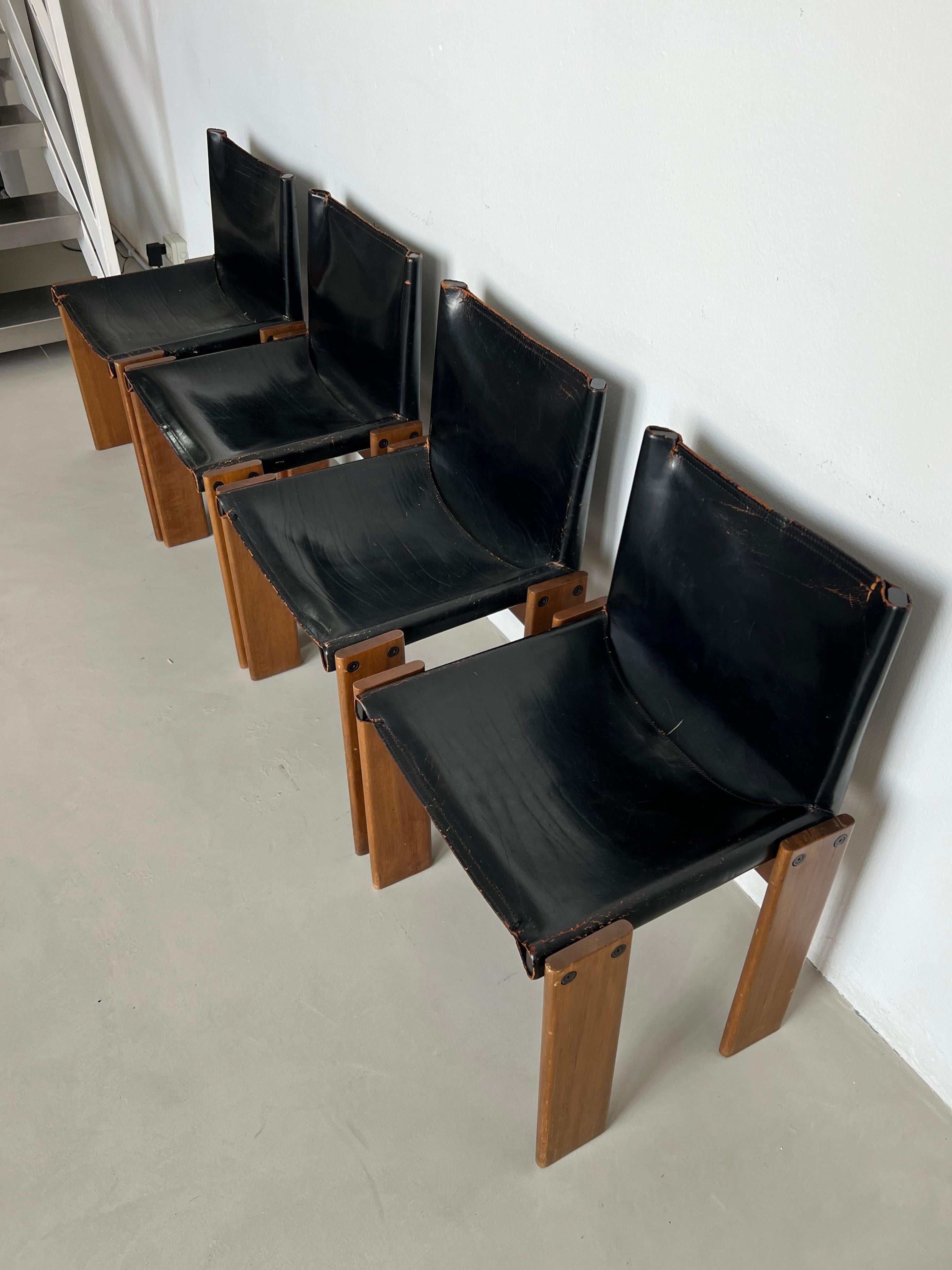 Vintage, sammelbar, schwarz Italienische Mönch-Esszimmerstühle von Afra & Tobia Scarpa (Holz) im Angebot