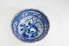 Grande ciotola di pavone in porcellana bianca e blu, vintage e da collezione, Giappone