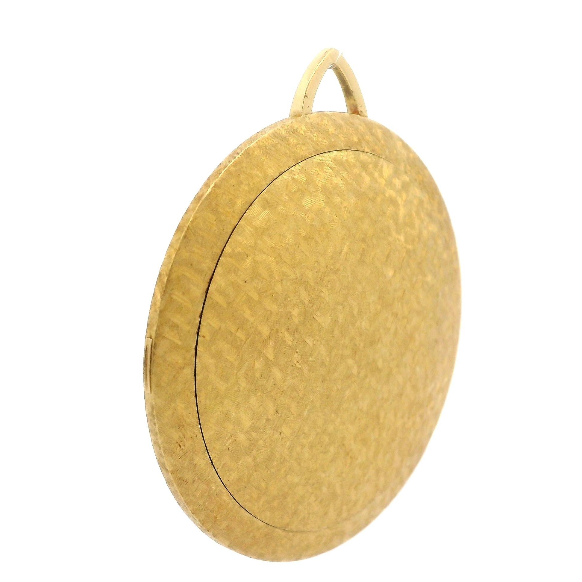 Vintage Collectible Meister 18k Gold Florentine Hammered Finish Desk Coin Watch For Sale 5