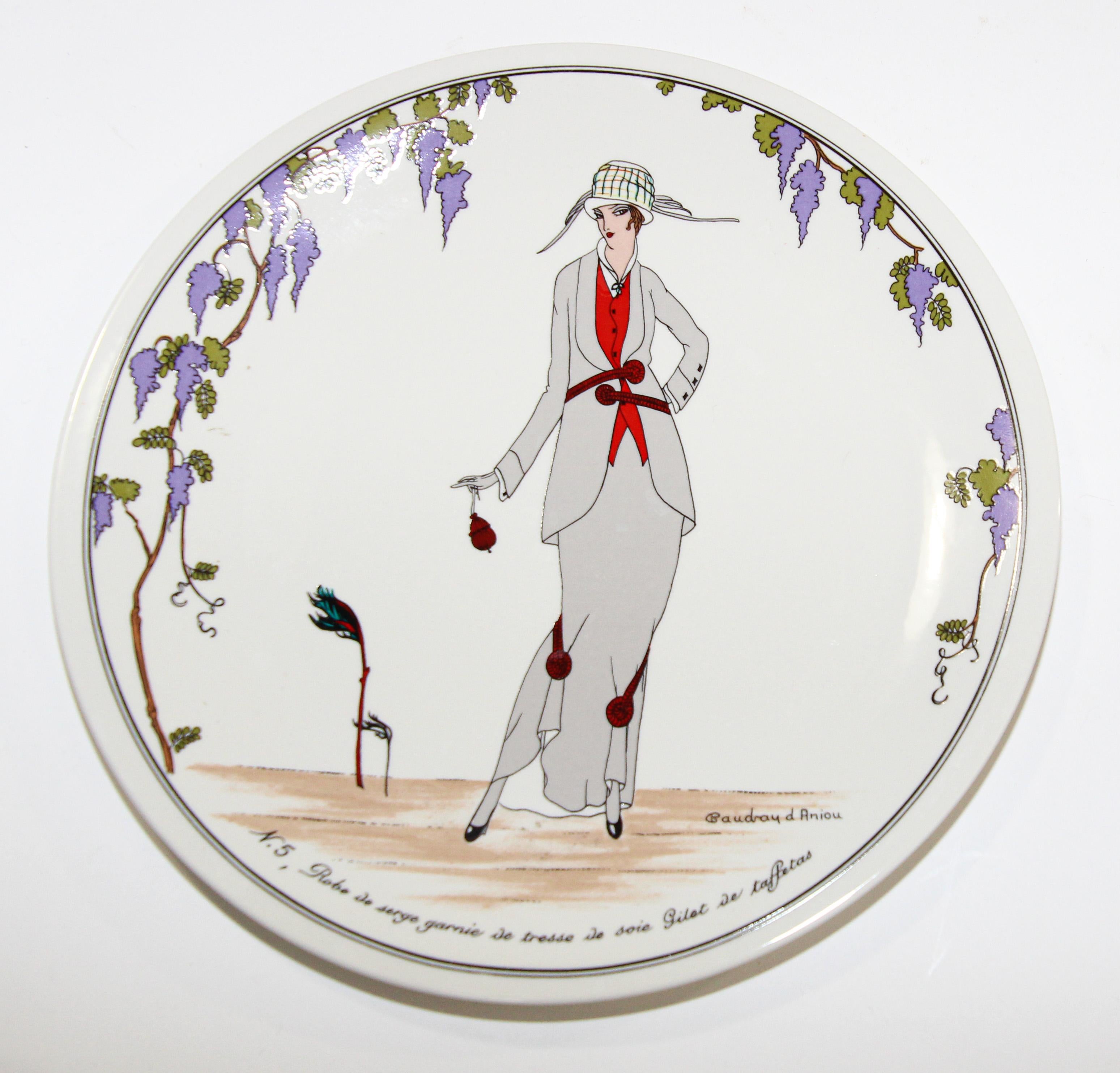 20th Century Art Deco Villeroy and Boch Porcelain Plate 1900