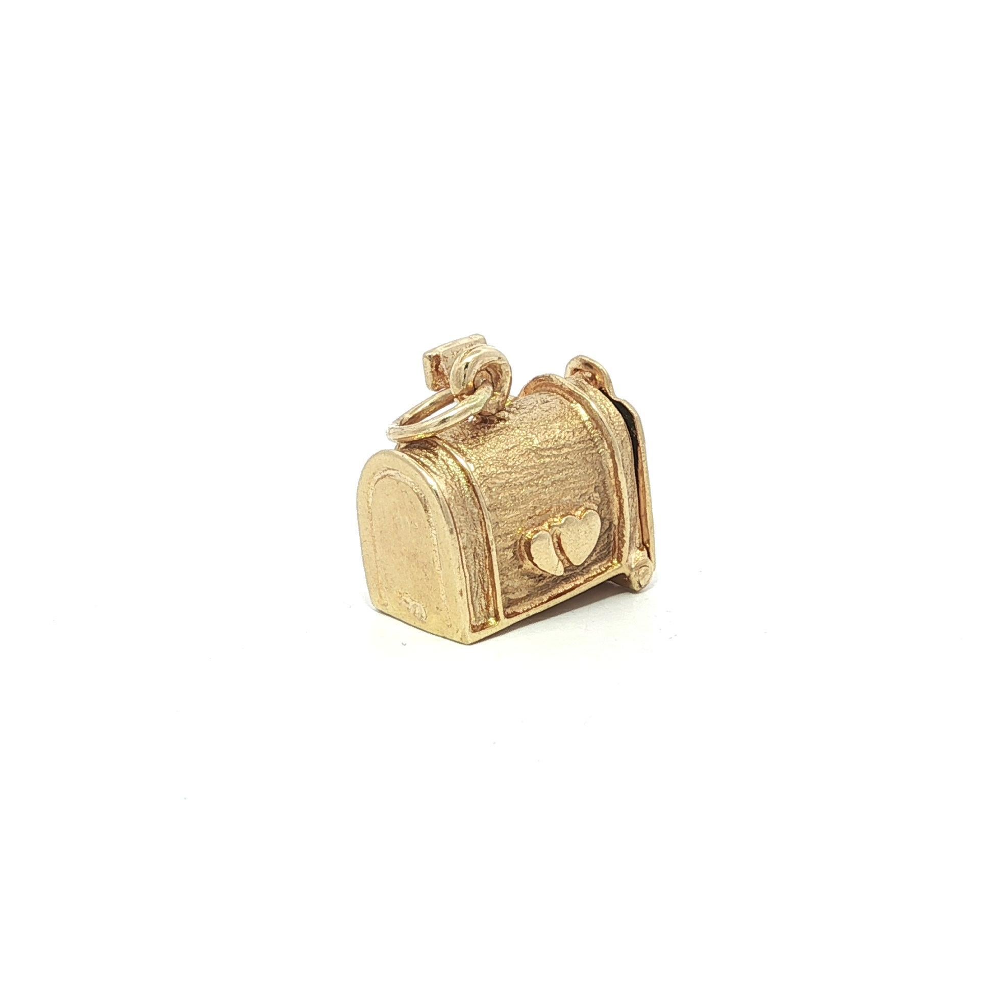 Vintage Collectible Gelbgold US Mail Box Charm Anhänger im Zustand „Gut“ im Angebot in Montclair, NJ