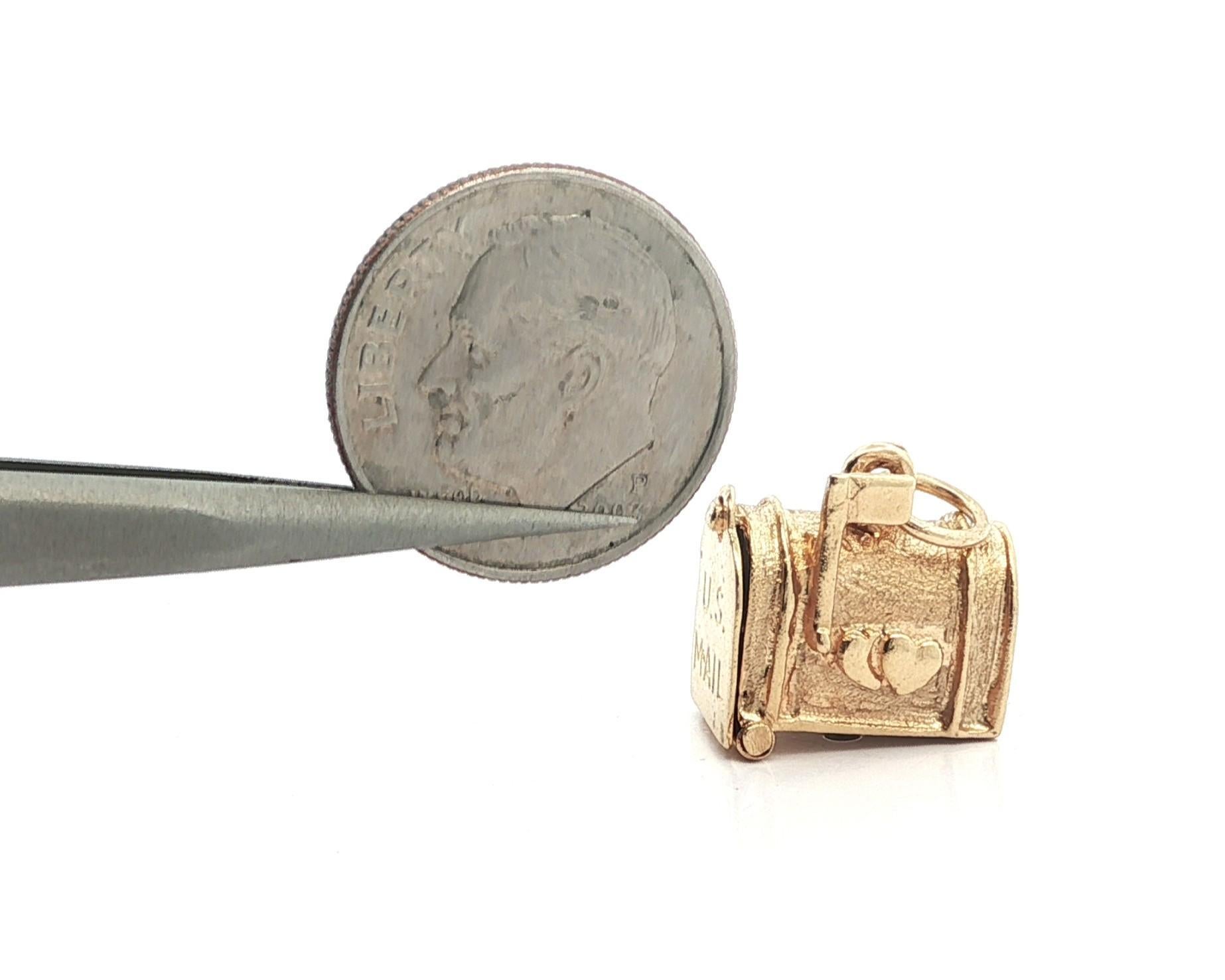 Vintage Collectible Gelbgold US Mail Box Charm Anhänger im Angebot 2