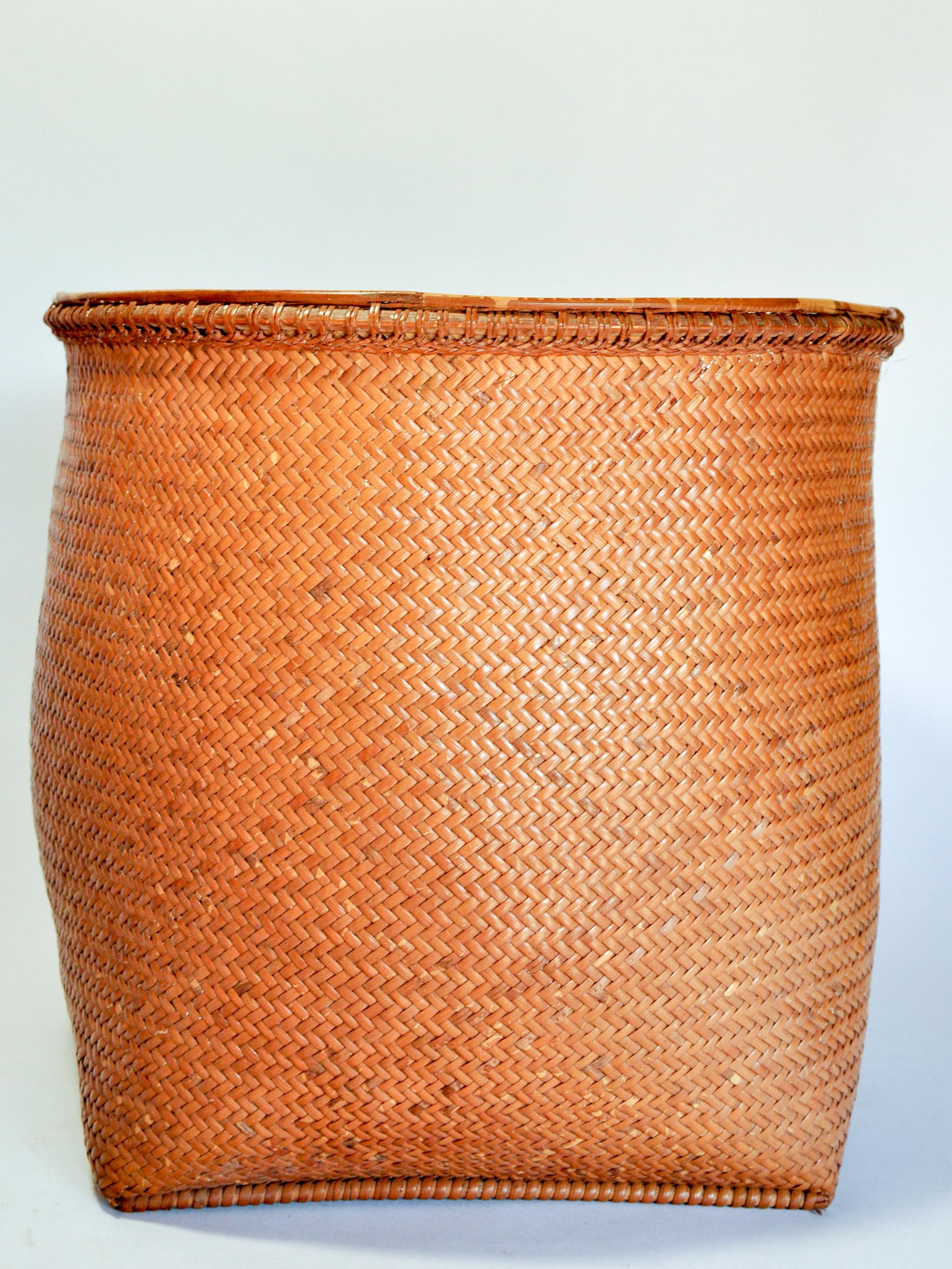 Vintage Collecting Basket Dayak of Borneo, Mid-20th Century 2