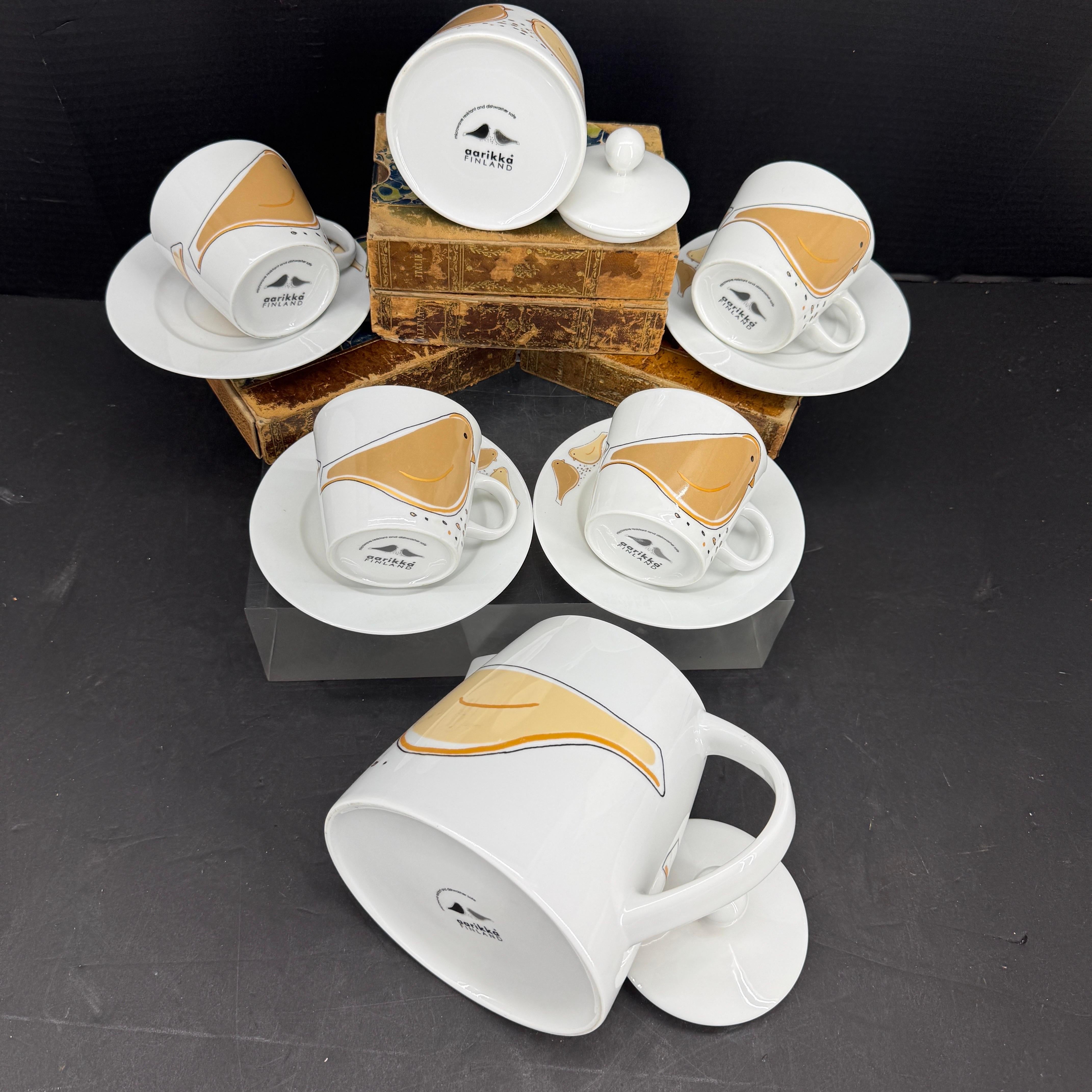 Hand-Crafted Vintage Collection from Aarikka Bird Porcelain Teapot Mugs For Sale