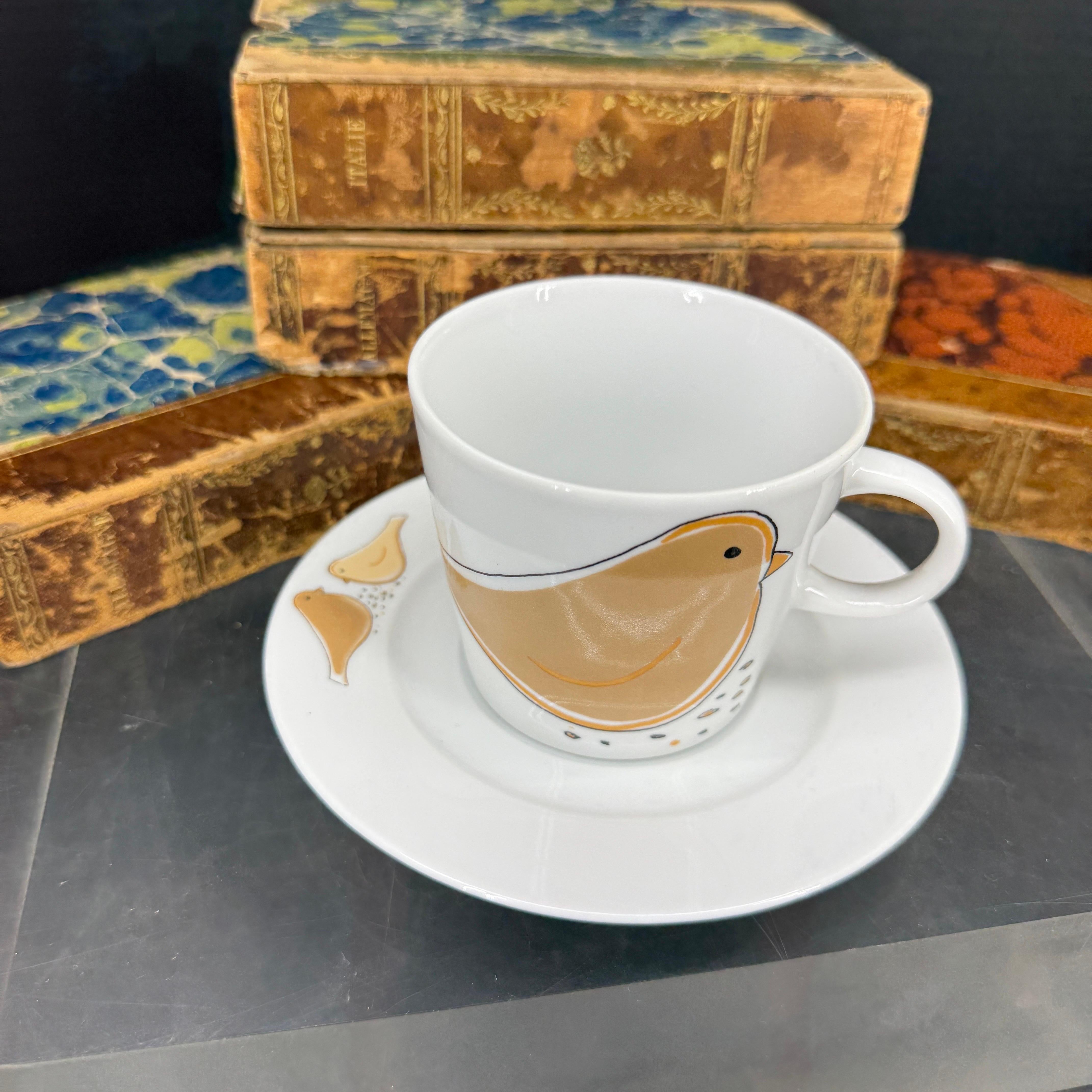 Vintage Collection from Aarikka Bird Porcelain Teapot Mugs For Sale 1
