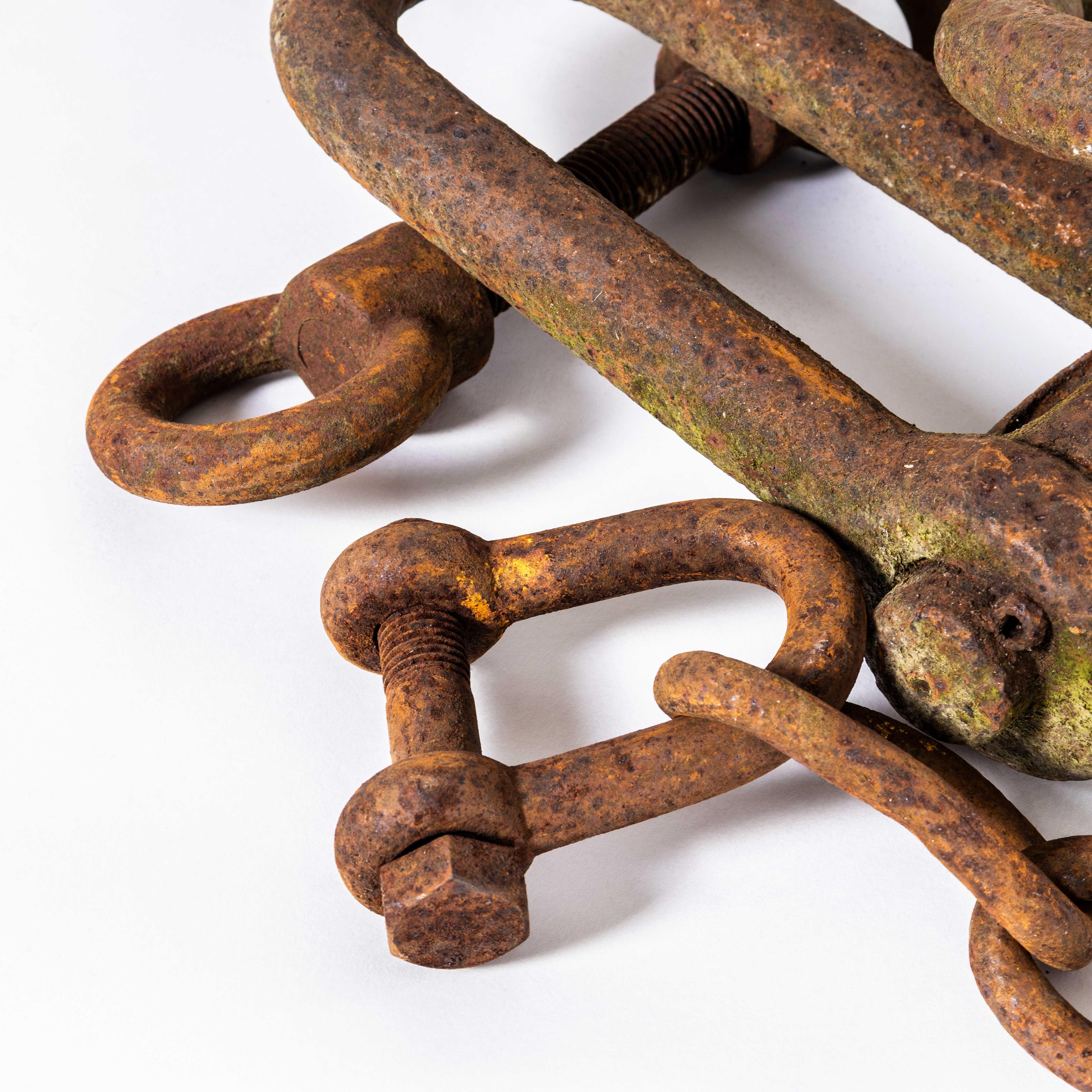 Vintage Collection Of Large Ship Iron Shackles – Set Of Five In condizioni buone in vendita a Hook, Hampshire