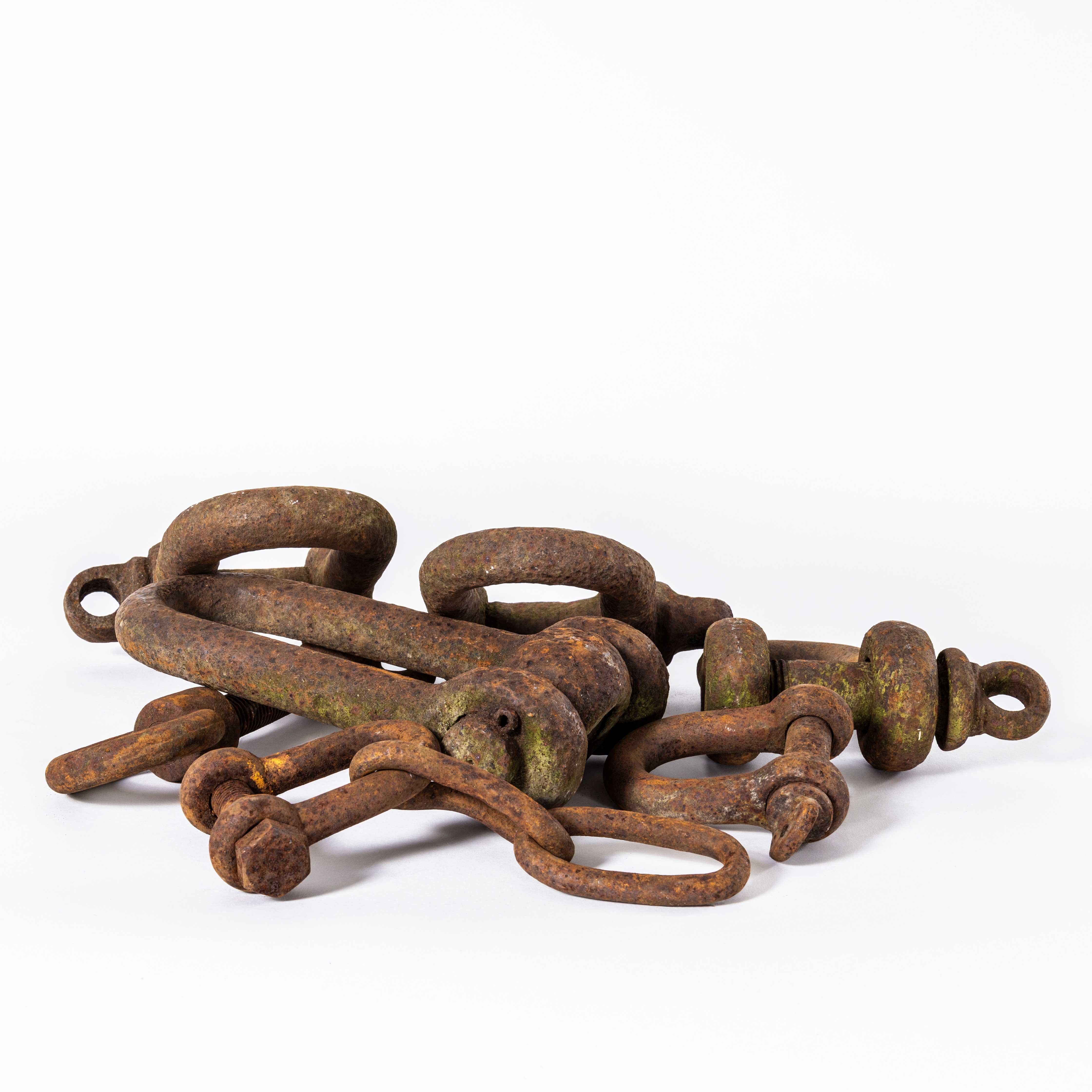 XX secolo Vintage Collection Of Large Ship Iron Shackles – Set Of Five in vendita