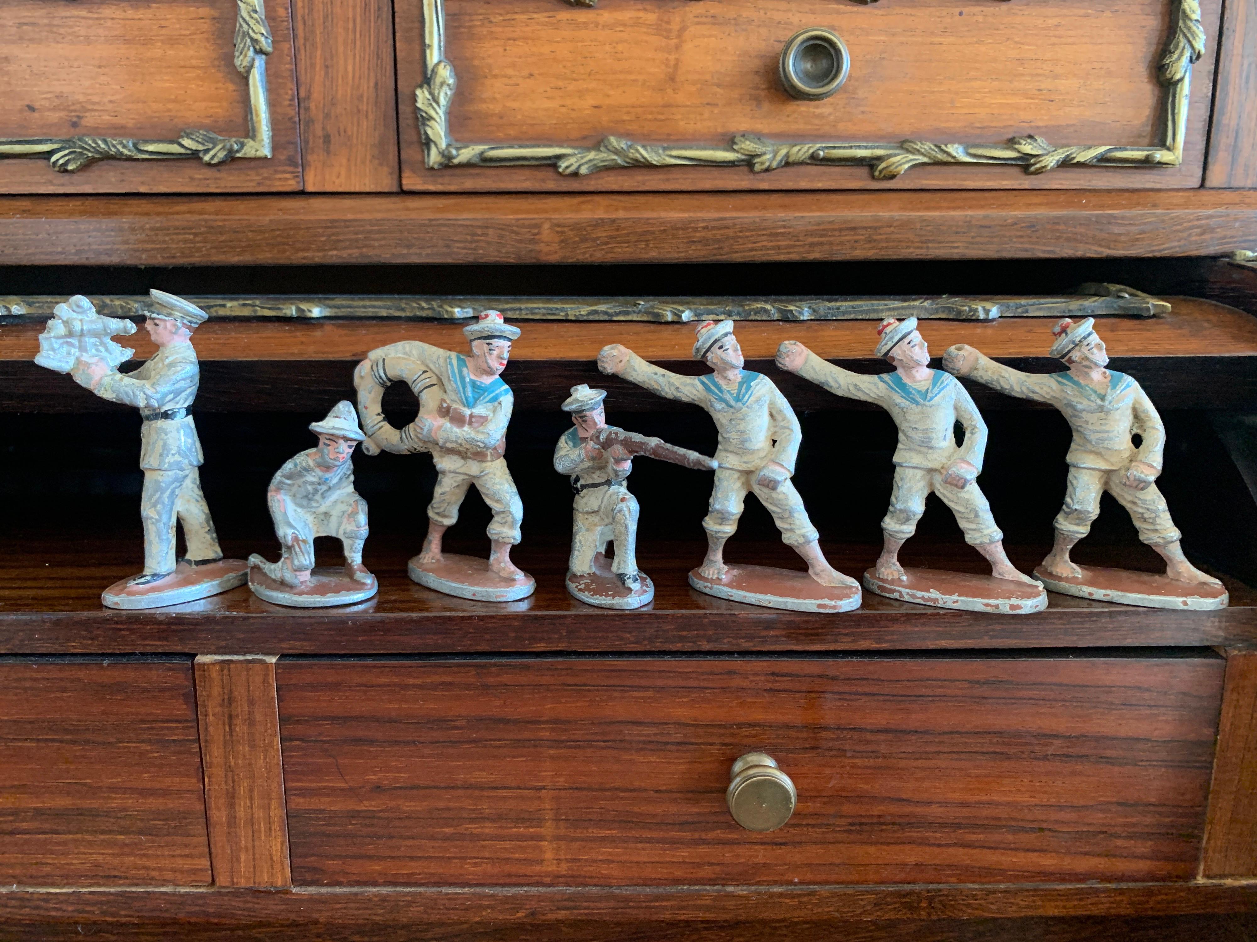 Vintage Collection of Seven Small Lead Marine Soldiers For Sale 4