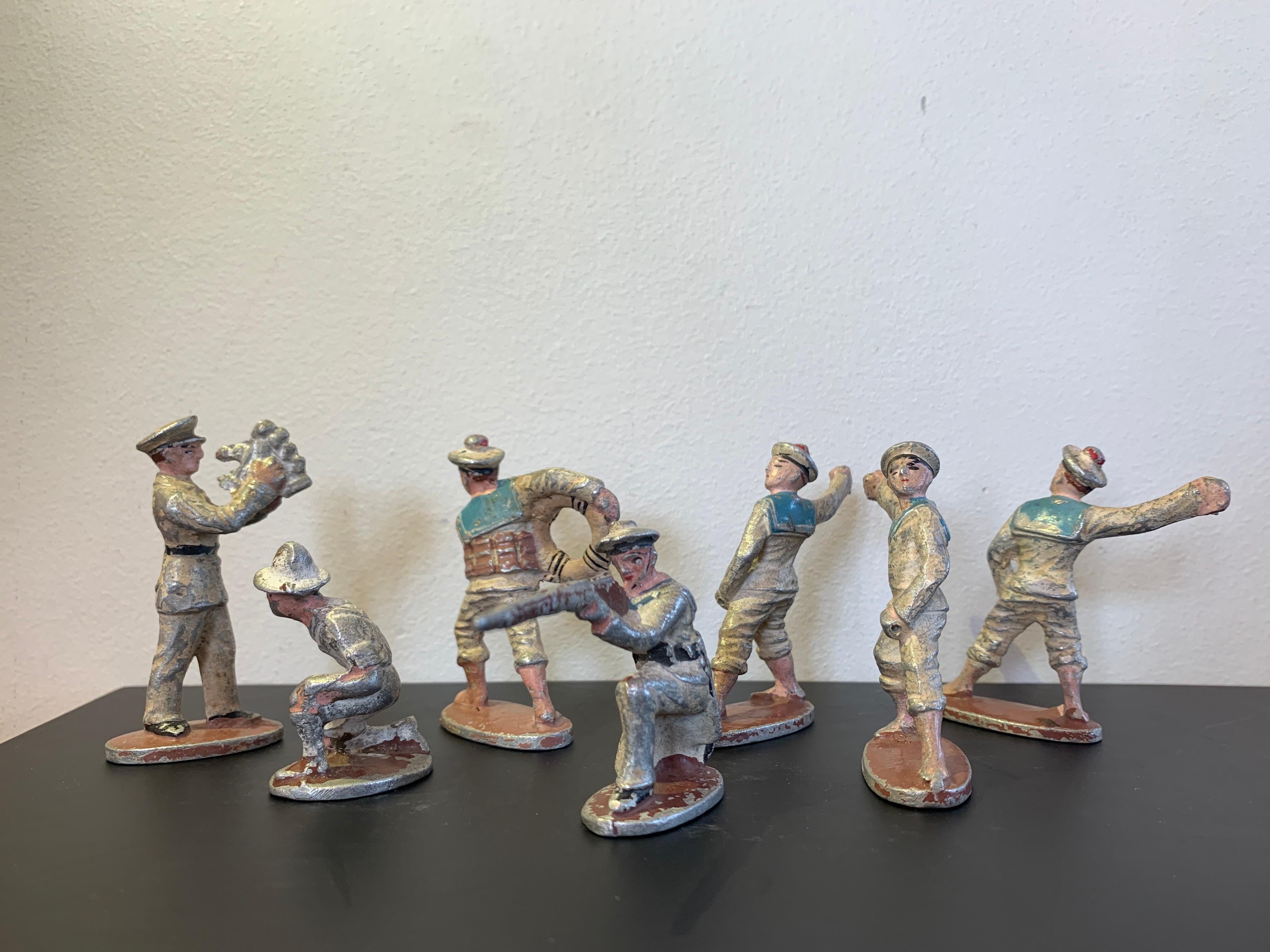 Vintage Collection of Seven Small Lead Marine Soldiers For Sale 6