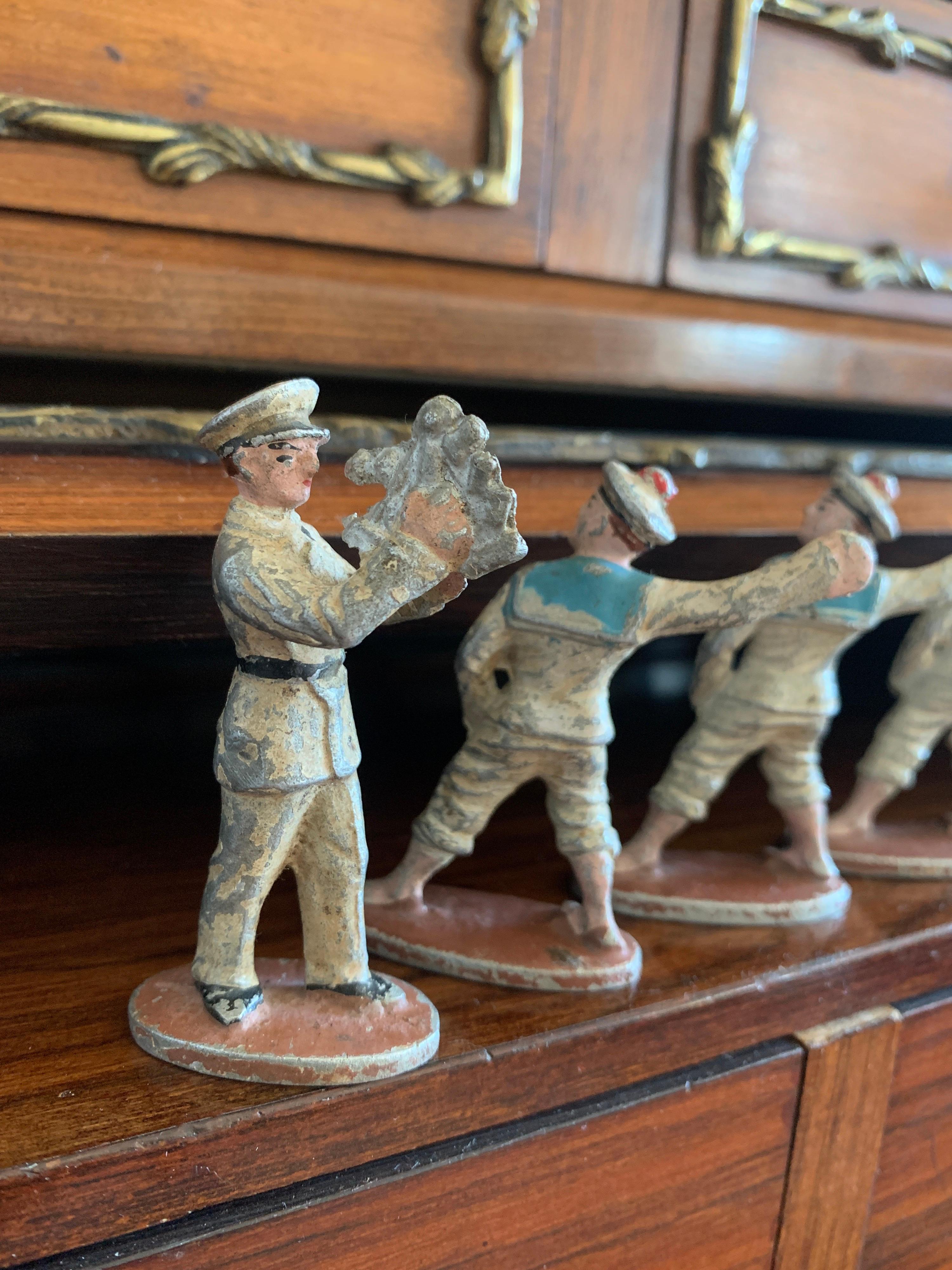 Vintage Collection of Seven Small Lead Marine Soldiers In Good Condition For Sale In Sofia, BG