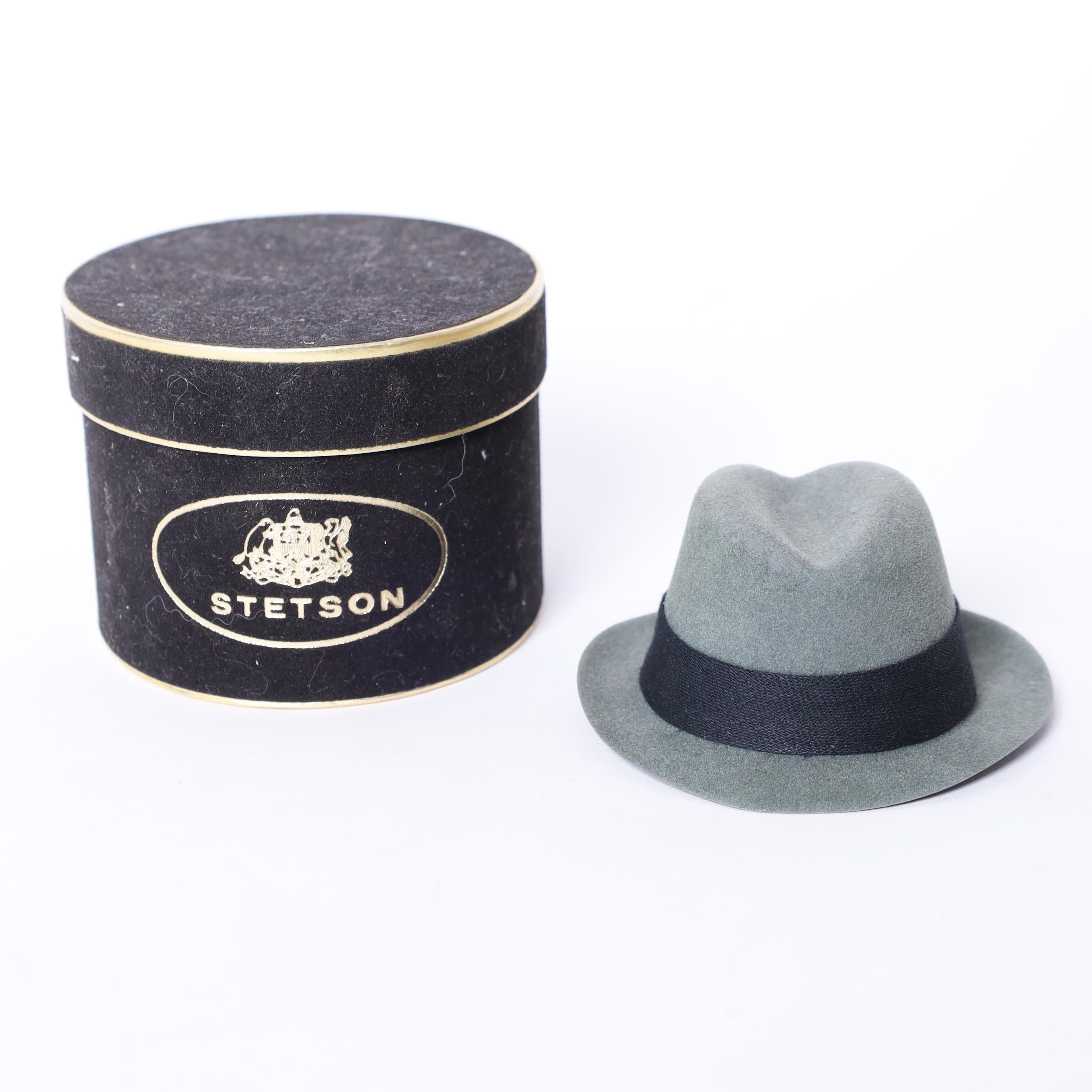 Mid-Century Modern Vintage Collection of Ten Miniature Hat Boxes and Hats For Sale
