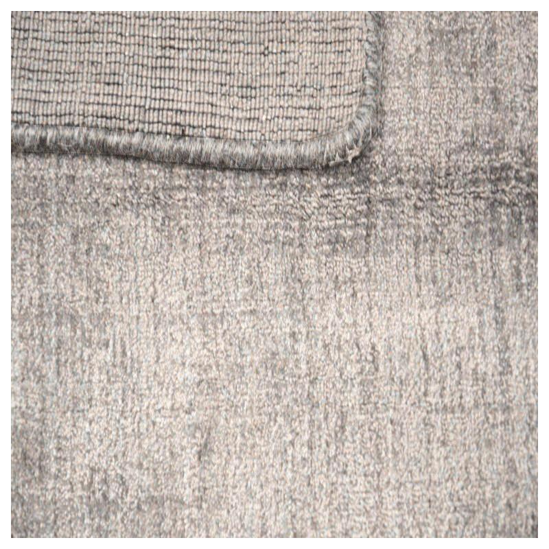 Vintage Collection Soft Gray Silk Rug For Sale 4
