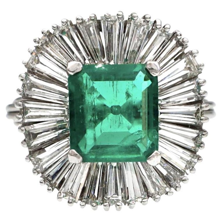 Ballerina Ring Emerald And Diamonds - 53 For Sale on 1stDibs