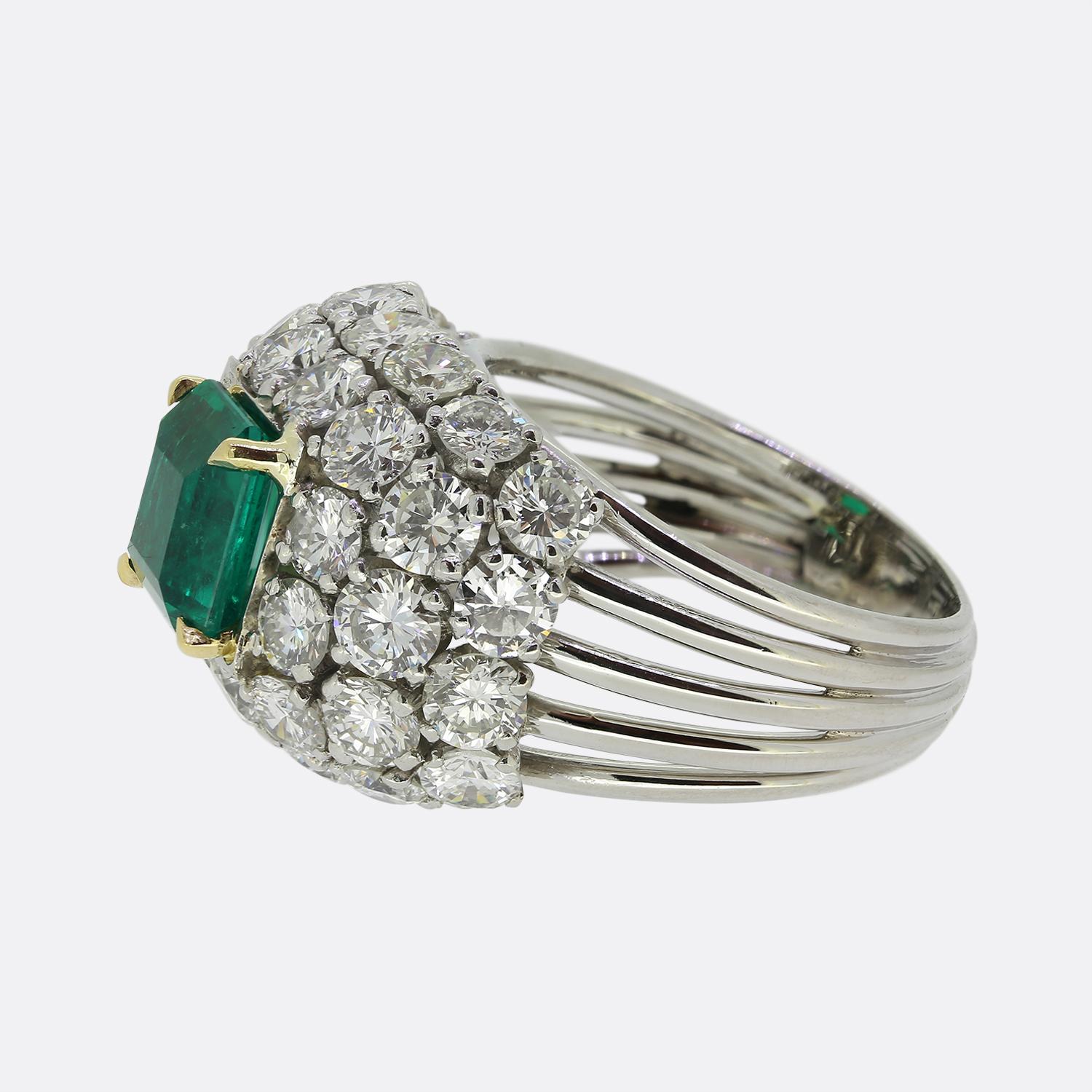 Kolumbianischer Bombe-Cluster-Ring mit Smaragd und Diamant im Zustand „Gut“ im Angebot in London, GB
