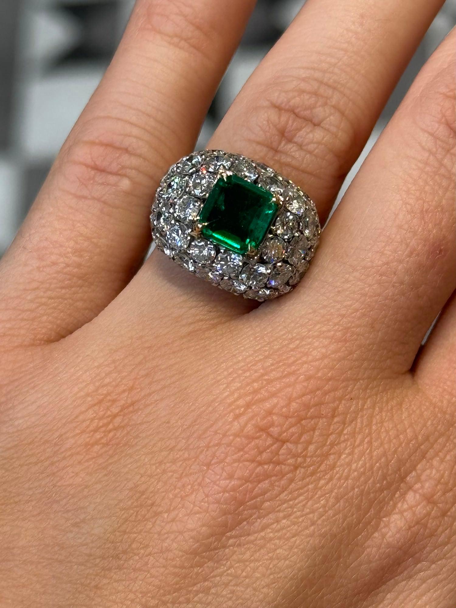 Kolumbianischer Bombe-Cluster-Ring mit Smaragd und Diamant für Damen oder Herren im Angebot