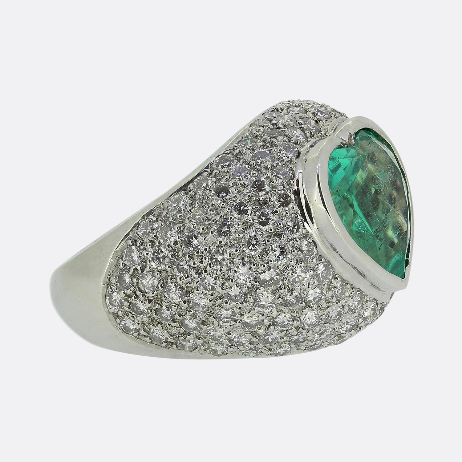 Cuore Anello colombiano d'epoca con smeraldo e diamante Bombe in vendita