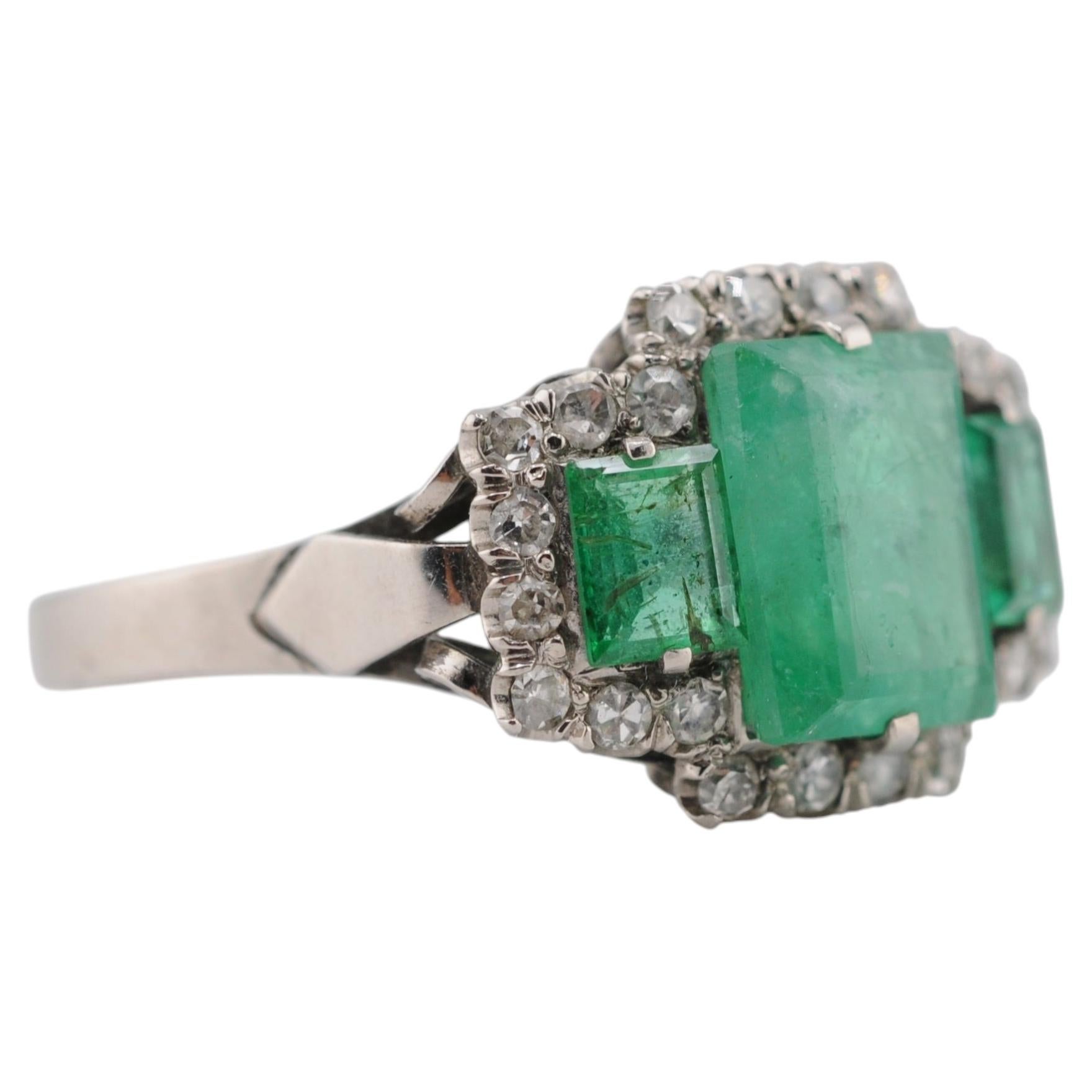 Vintage Colombian Emerald and Diamond Ring in 18K White Gold For Sale