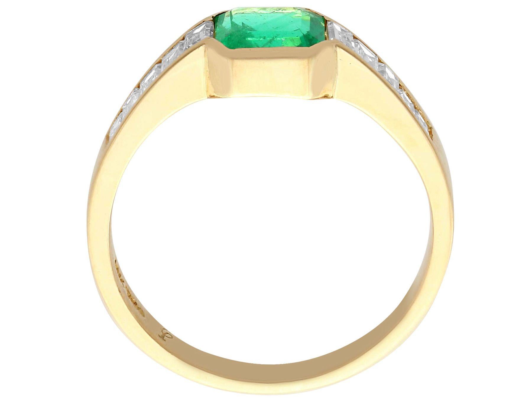 Vintage Colombian Emerald and Diamond Yellow Gold Cocktail Ring, Circa 1980 In Excellent Condition In Jesmond, Newcastle Upon Tyne