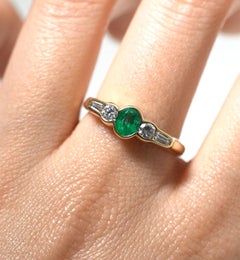 Vintage Colombian Emerald & Baguette Cut Diamond Ring in 18ct Yellow Gold