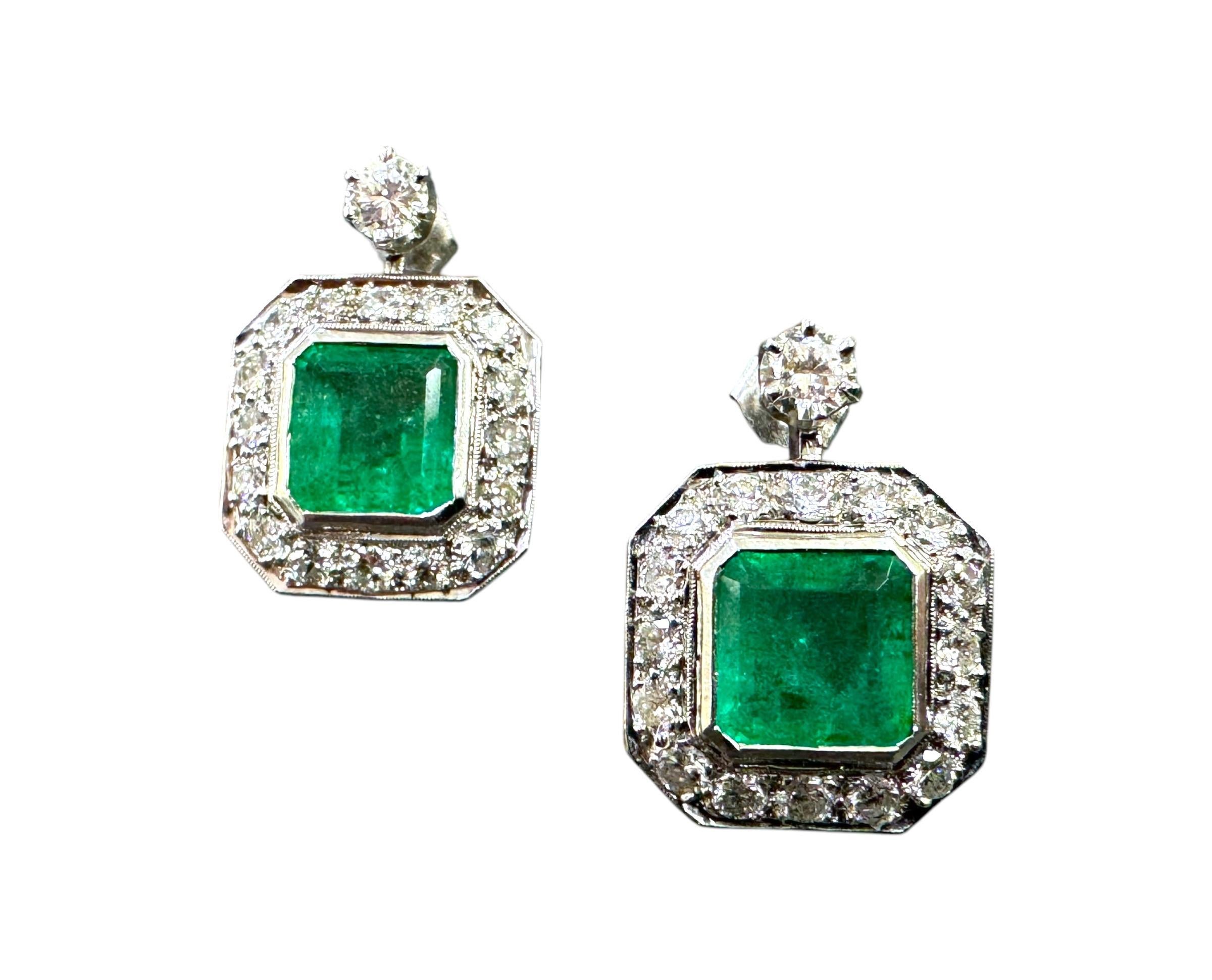 Vintage Colombian Emerald & Diamond Dangle Earrings GIA In Excellent Condition For Sale In Montgomery, AL