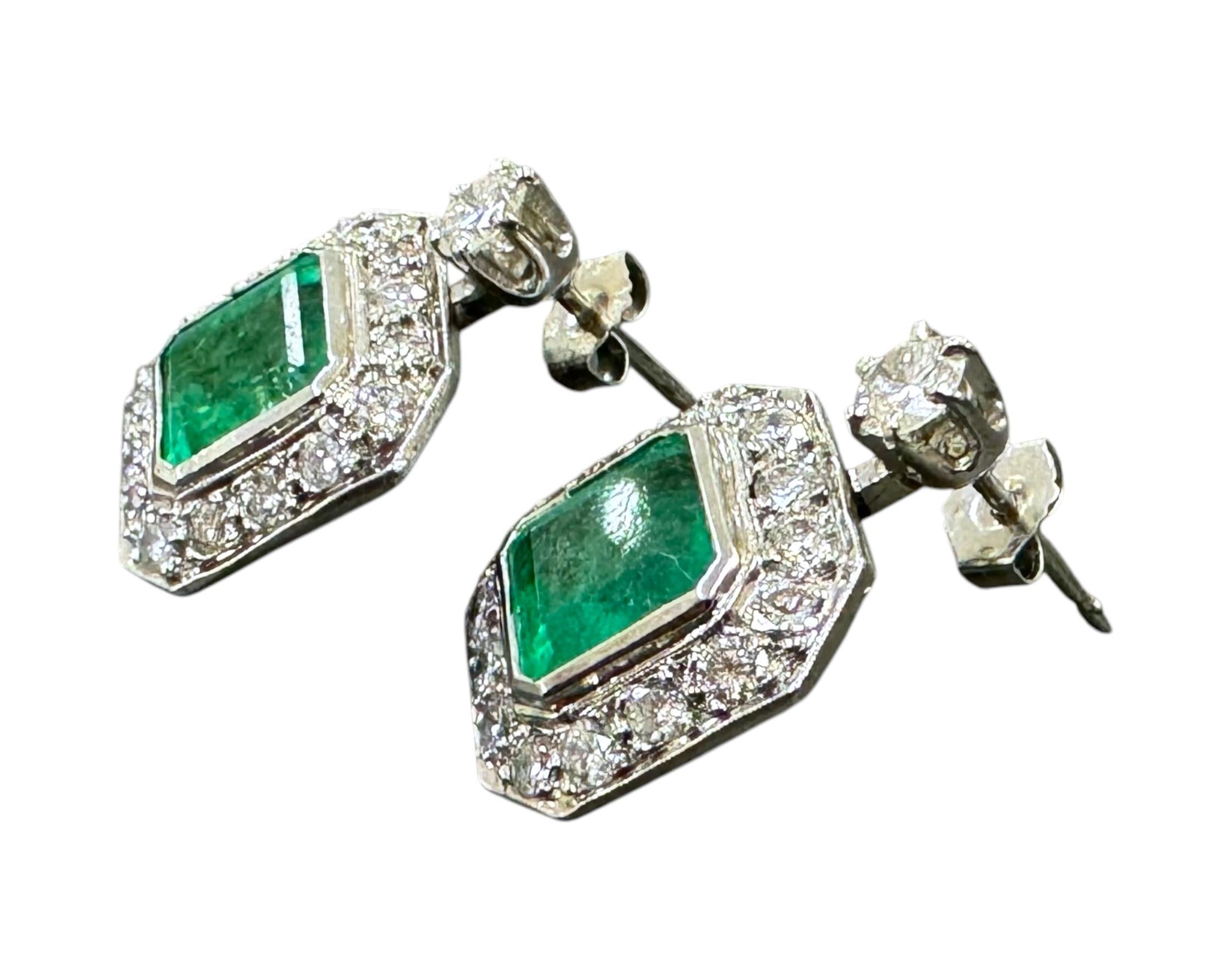 Women's Vintage Colombian Emerald & Diamond Dangle Earrings GIA For Sale