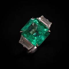 Vintage Colombian Emerald Diamond Geometric 18K White Gold Engagement Ring 1990s