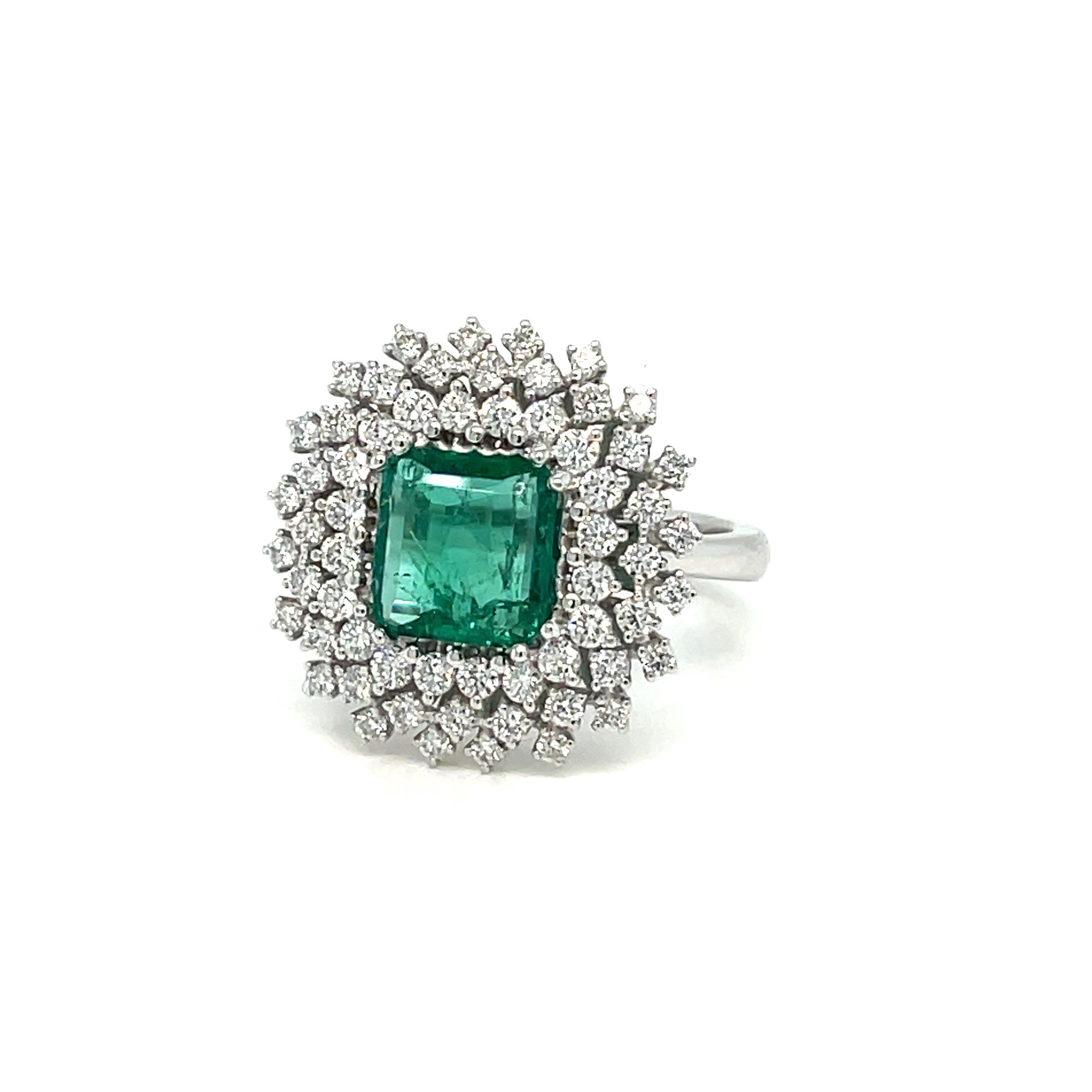 Vintage Colombian Emerald Diamond Gold Cluster Ring For Sale 1