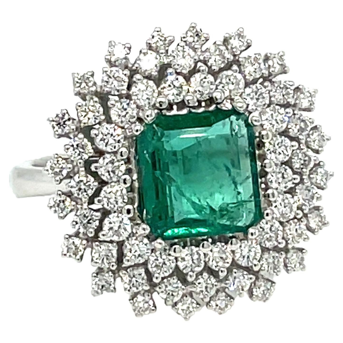 Vintage Colombian Emerald Diamond Gold Cluster Ring For Sale