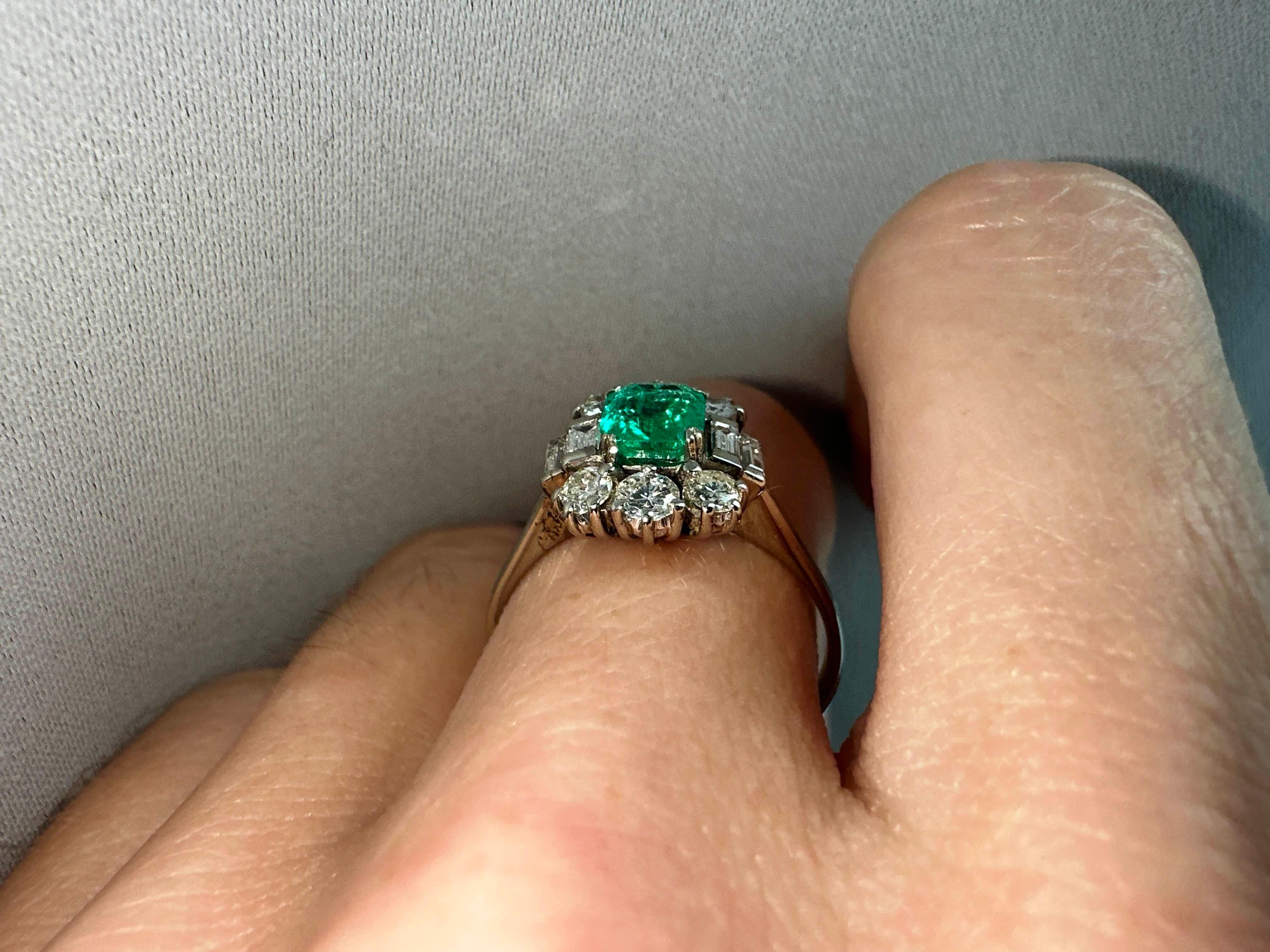 Vintage Kolumbianischer Smaragd & Diamant Ring in 18k Weißgold Damen im Angebot