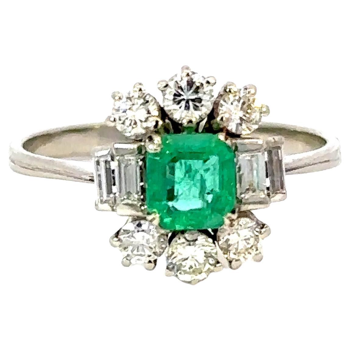 Vintage Kolumbianischer Smaragd & Diamant Ring in 18k Weißgold im Angebot