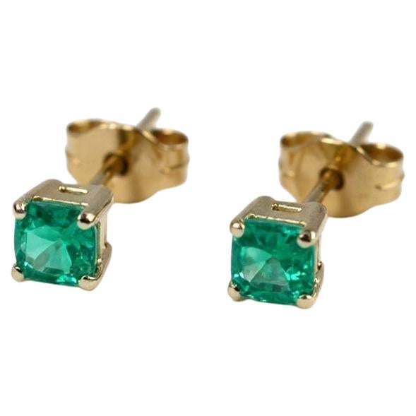 Boucles d
oreilles vintage en or jaune 14K avec émeraude colombienne  Terre naturelle-minée