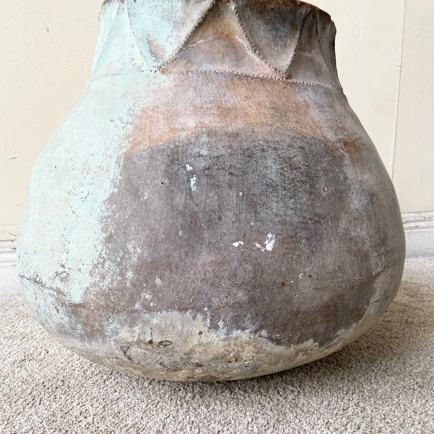 Vintage Colombian Hand Made Clay Water Jug / Container In Good Condition For Sale In Delray Beach, FL