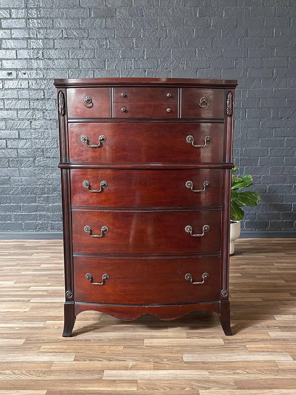 Vintage Colonial Revival Highboy Dresser by Huntley Furniture In Good Condition For Sale In Los Angeles, CA