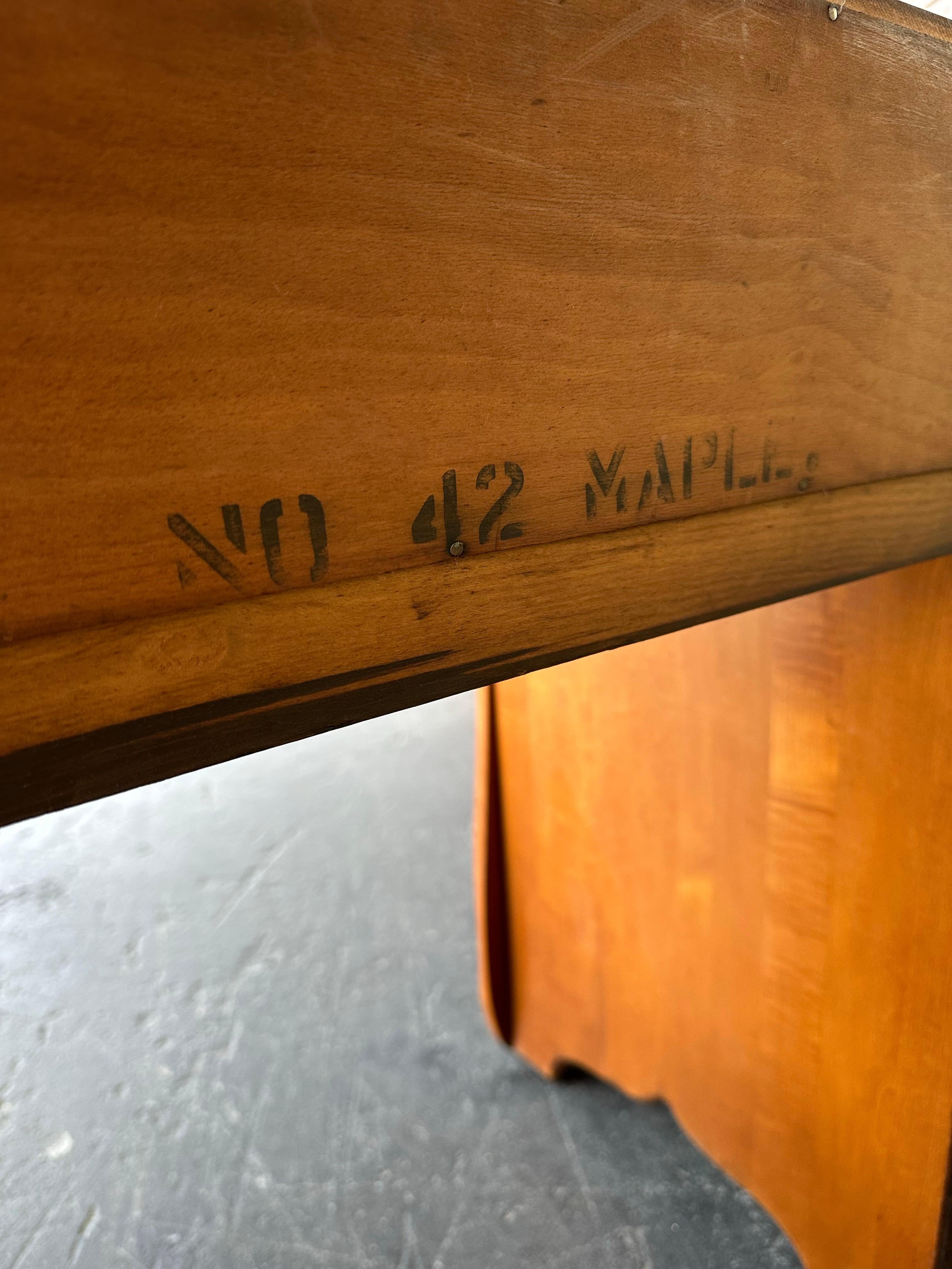 Vintage Colonial Solid Maple Knee Hole Vanity Desk For Sale 4