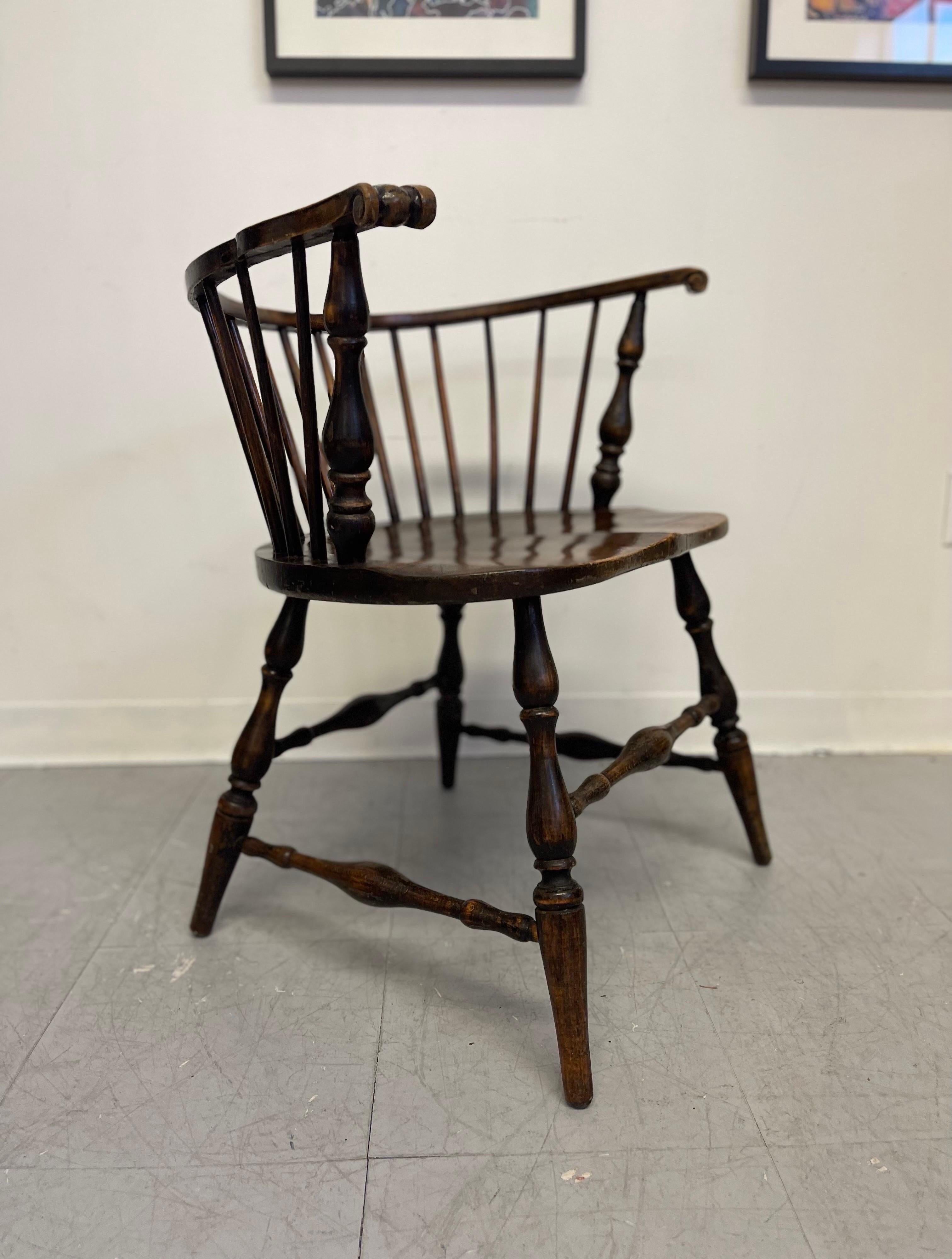 Vintage Colonial Style Pub Chair In Good Condition For Sale In Seattle, WA