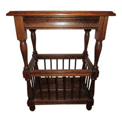Mesa auxiliar colonial vintage de pino torneado