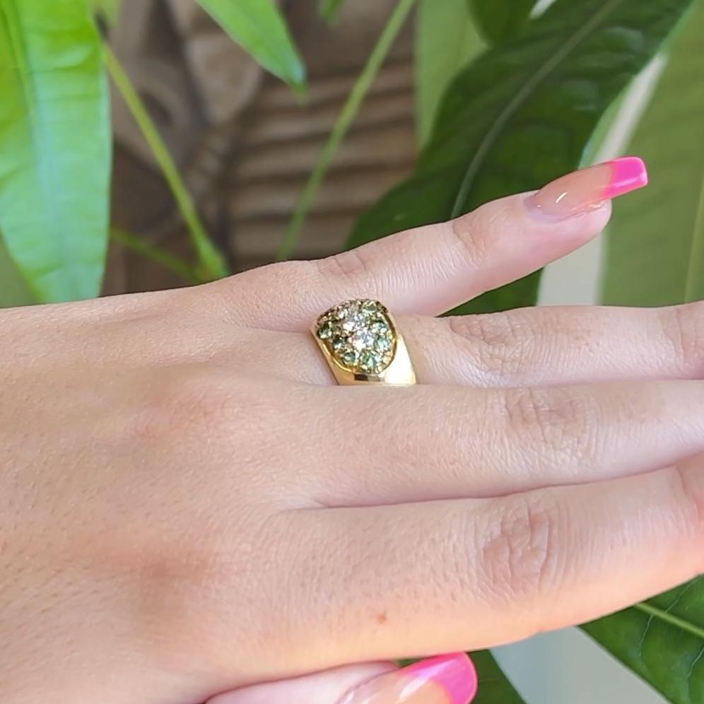 Vintage Color Treated Green Diamond 18 Karat Yellow Gold Band In Excellent Condition For Sale In Beverly Hills, CA