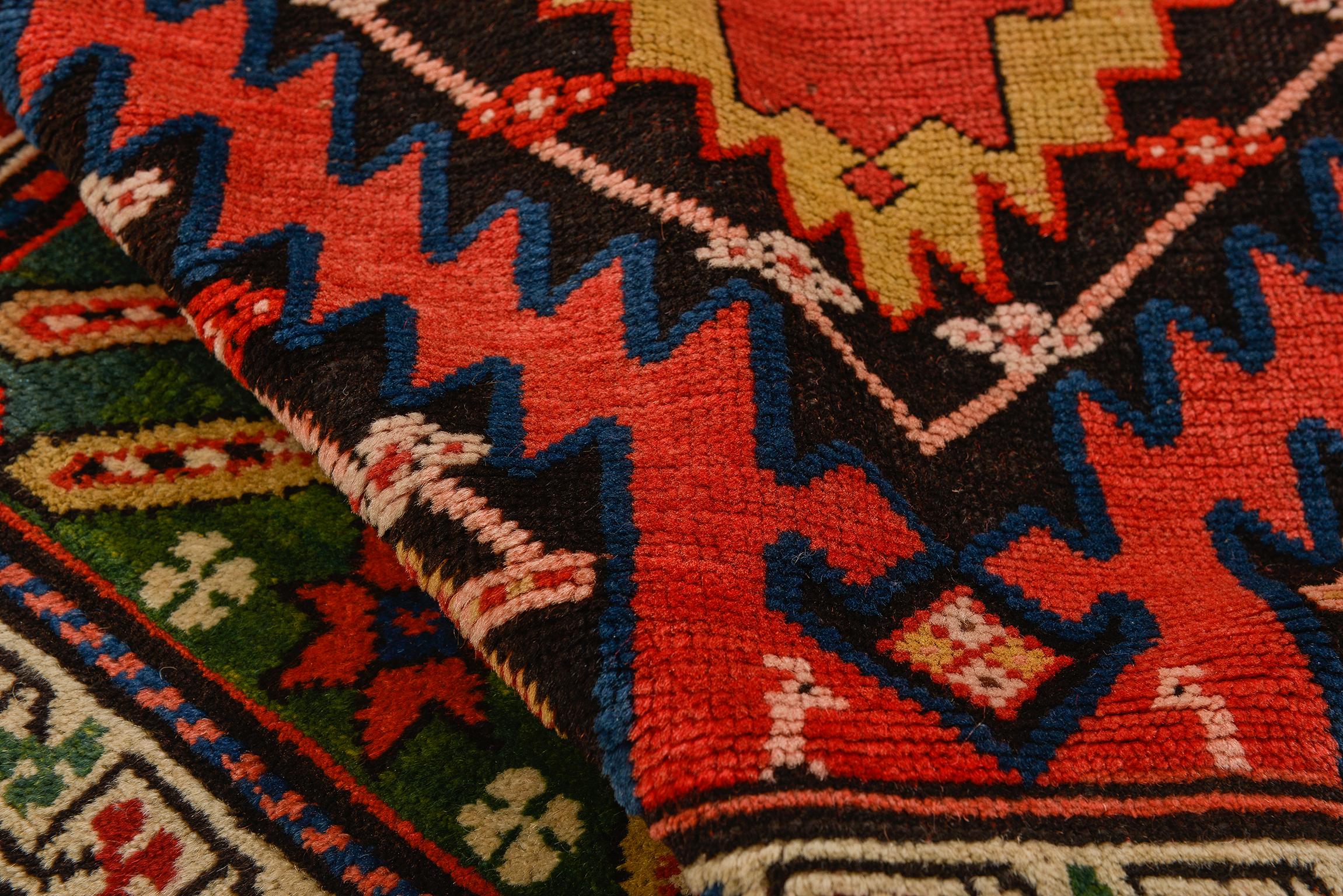  Kaukasischer Karabagh-Teppich im Vintage-Stil im Angebot 3
