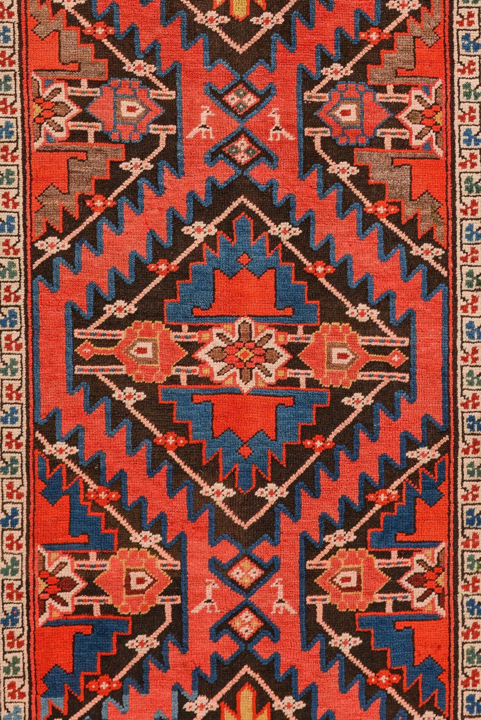  Kaukasischer Karabagh-Teppich im Vintage-Stil (Handgeknüpft) im Angebot