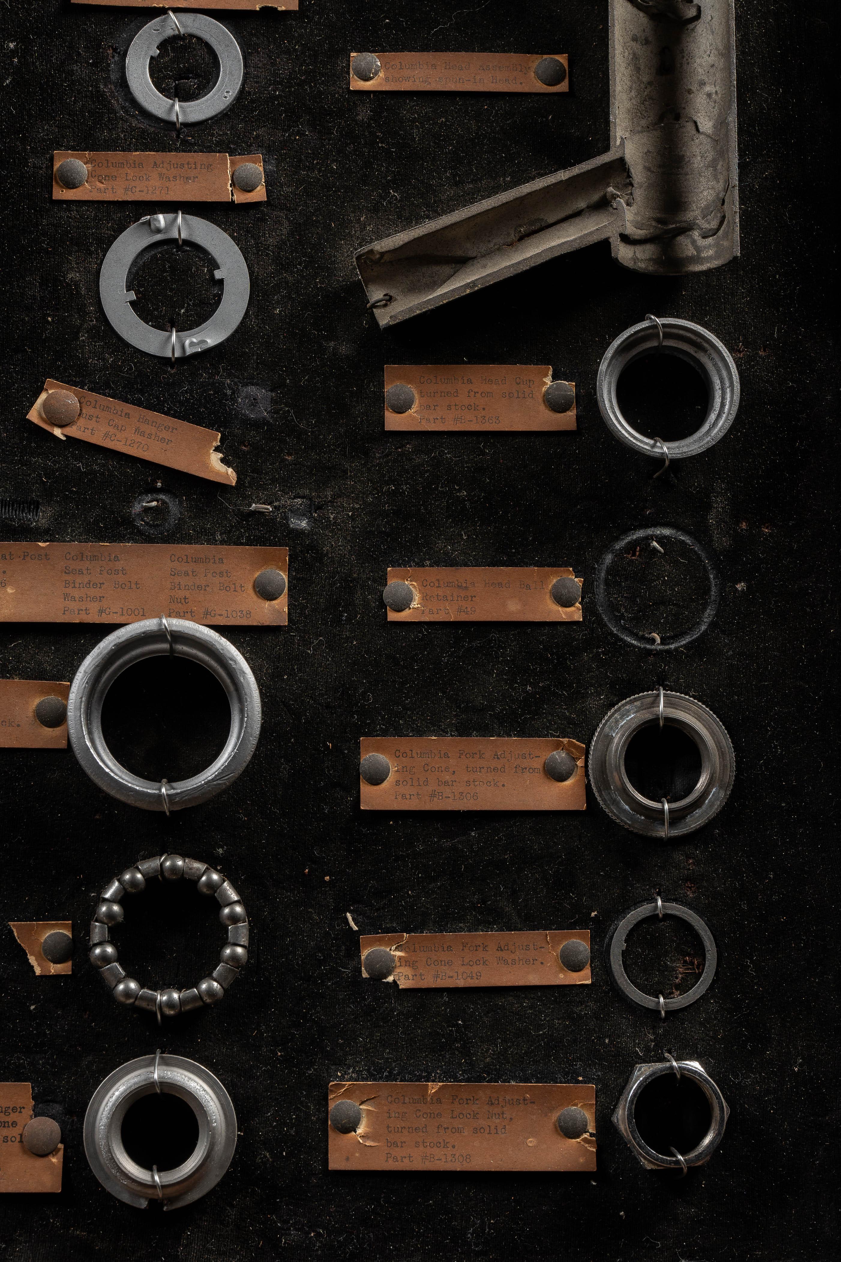 Vintage Columbia Bikes Framed Parts Display en vente 1