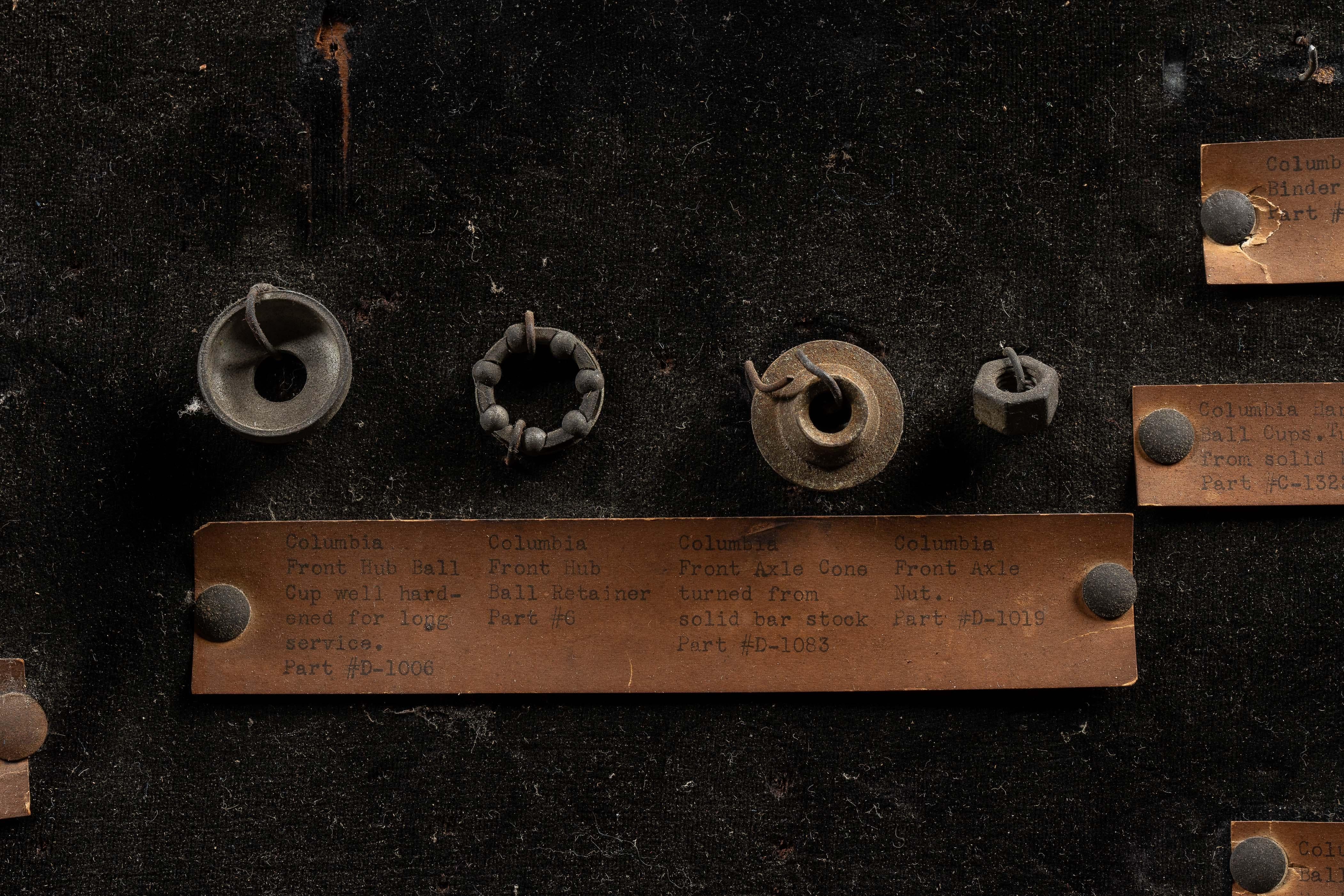 Vintage Columbia Bikes Framed Parts Display en vente 2