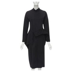 Vintage COMME DES GARCONS 1980er Jahre asymmetrisches Midikleid mit Schößchen und Rundhalsausschnitt M