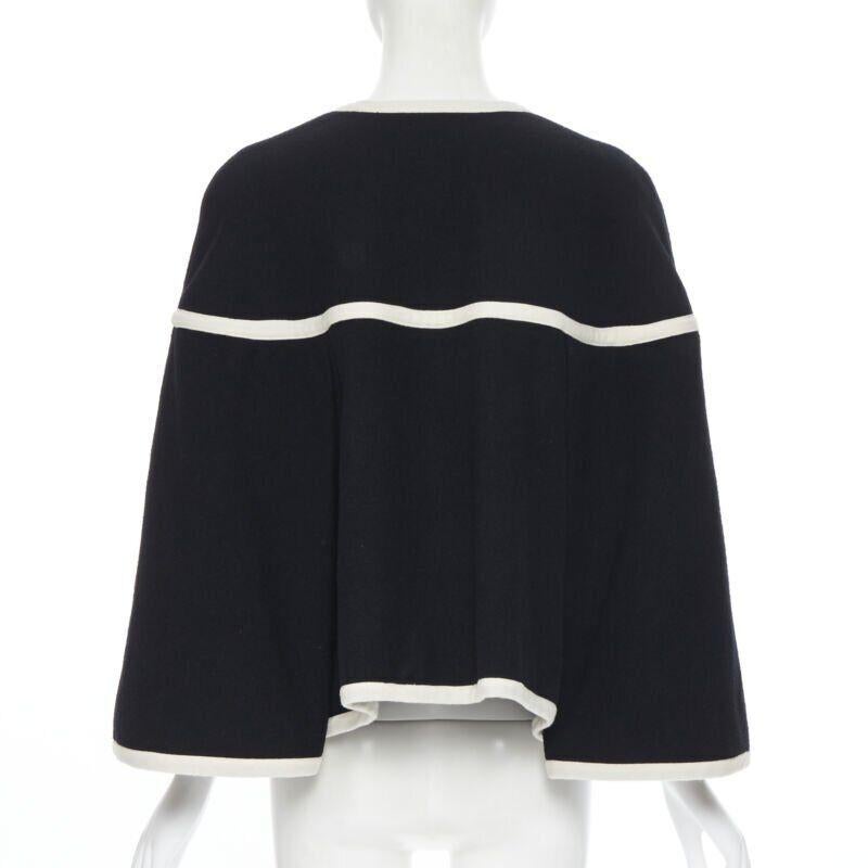 vintage COMME DES GARCONS 1989 Runway nero bianco trimmato mantello poncho giacca M in vendita 1
